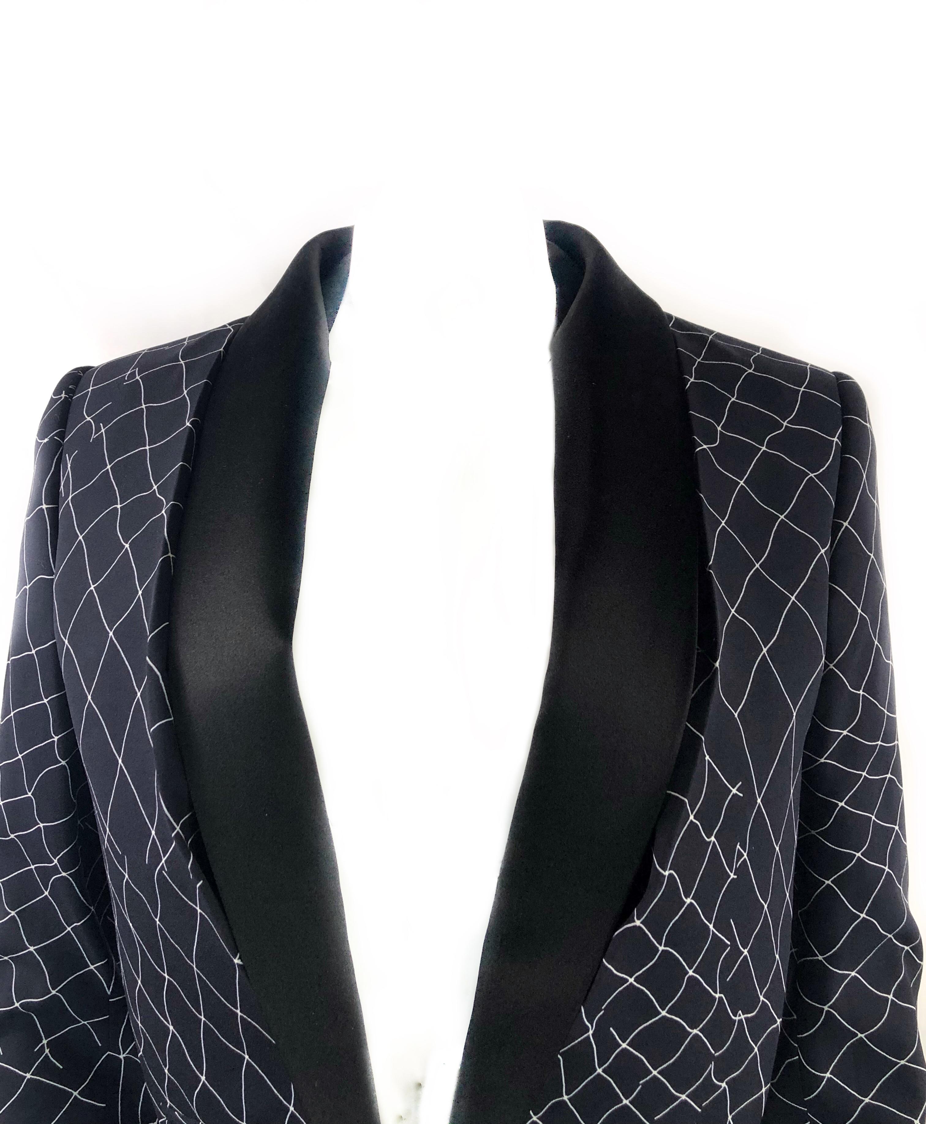 Haider Ackermann Chaqueta blazer de esmoquin azul marino y negro talla 38 en Excelente estado para la venta en Beverly Hills, CA
