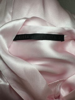 Haider Ackermann: camicetta rosa in seta con fiocco a farfalla, taglia FR 34 XS, romantica camicia con bottoni sul davanti