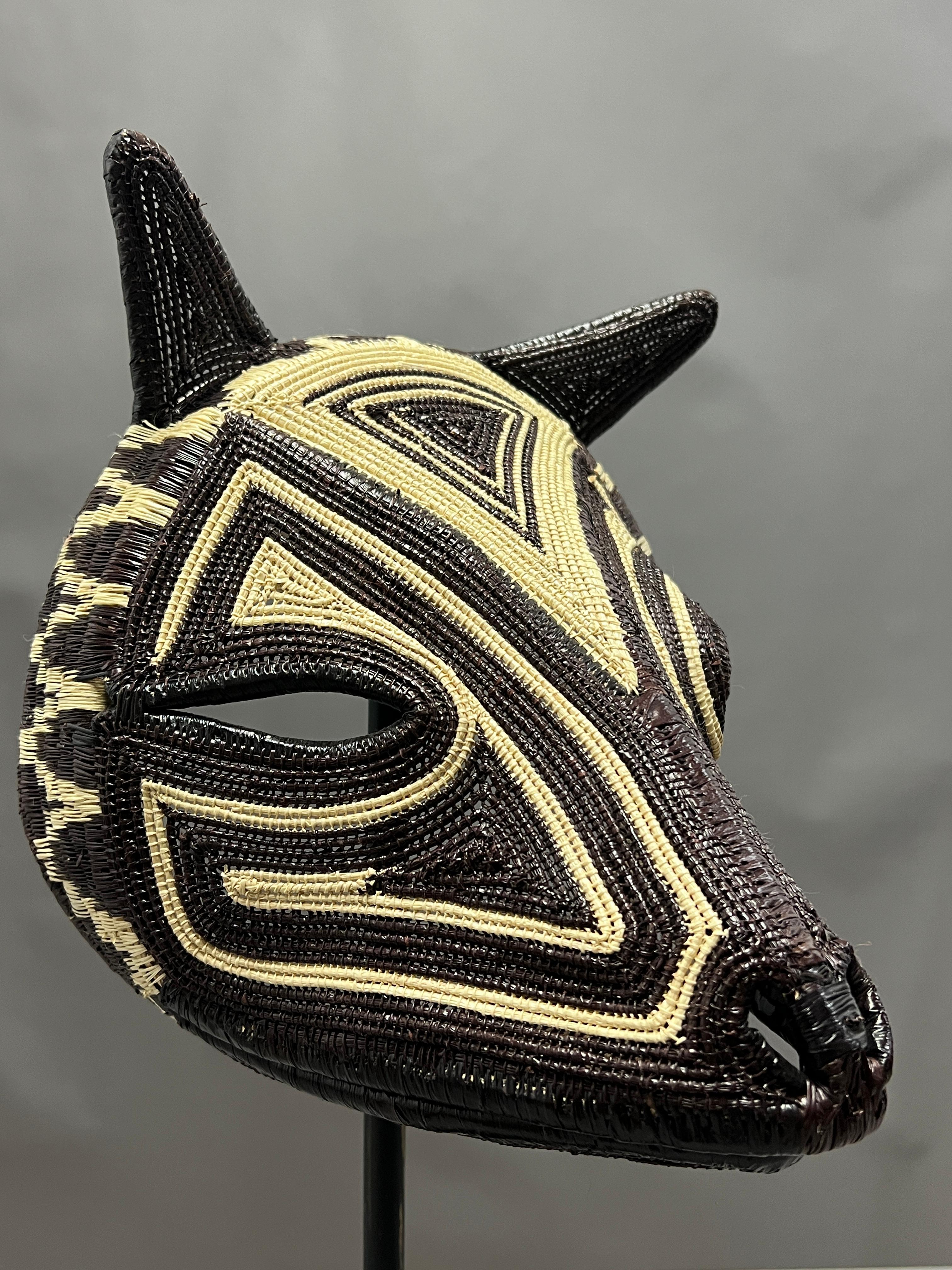 Schamanische Maske aus dem Regenwald Haímana (Panamaisch) im Angebot