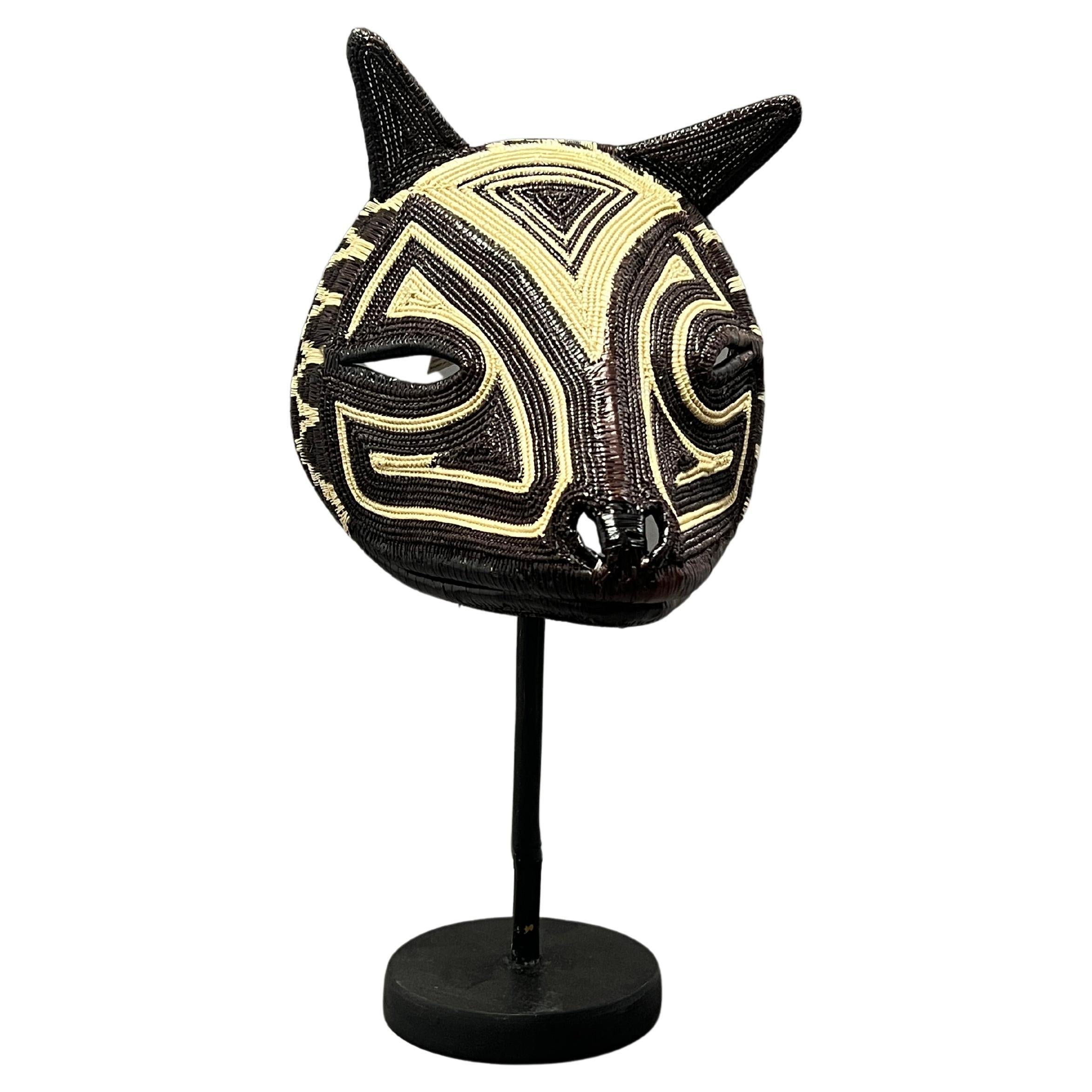 Schamanische Maske aus dem Regenwald Haímana im Angebot