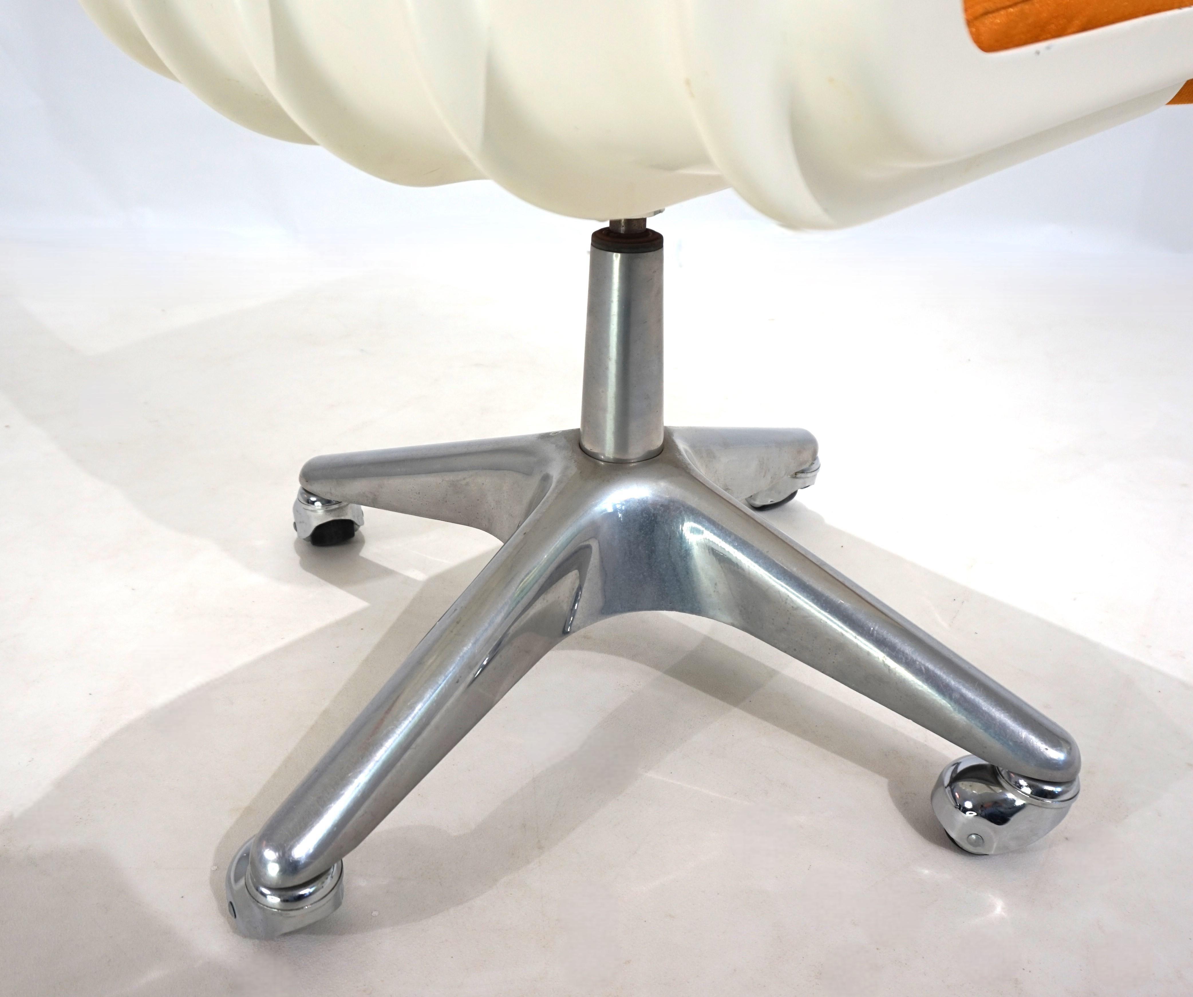Haimi Space Age swivel chair by Yrjo Kukkapuro, 1960 im Angebot 9