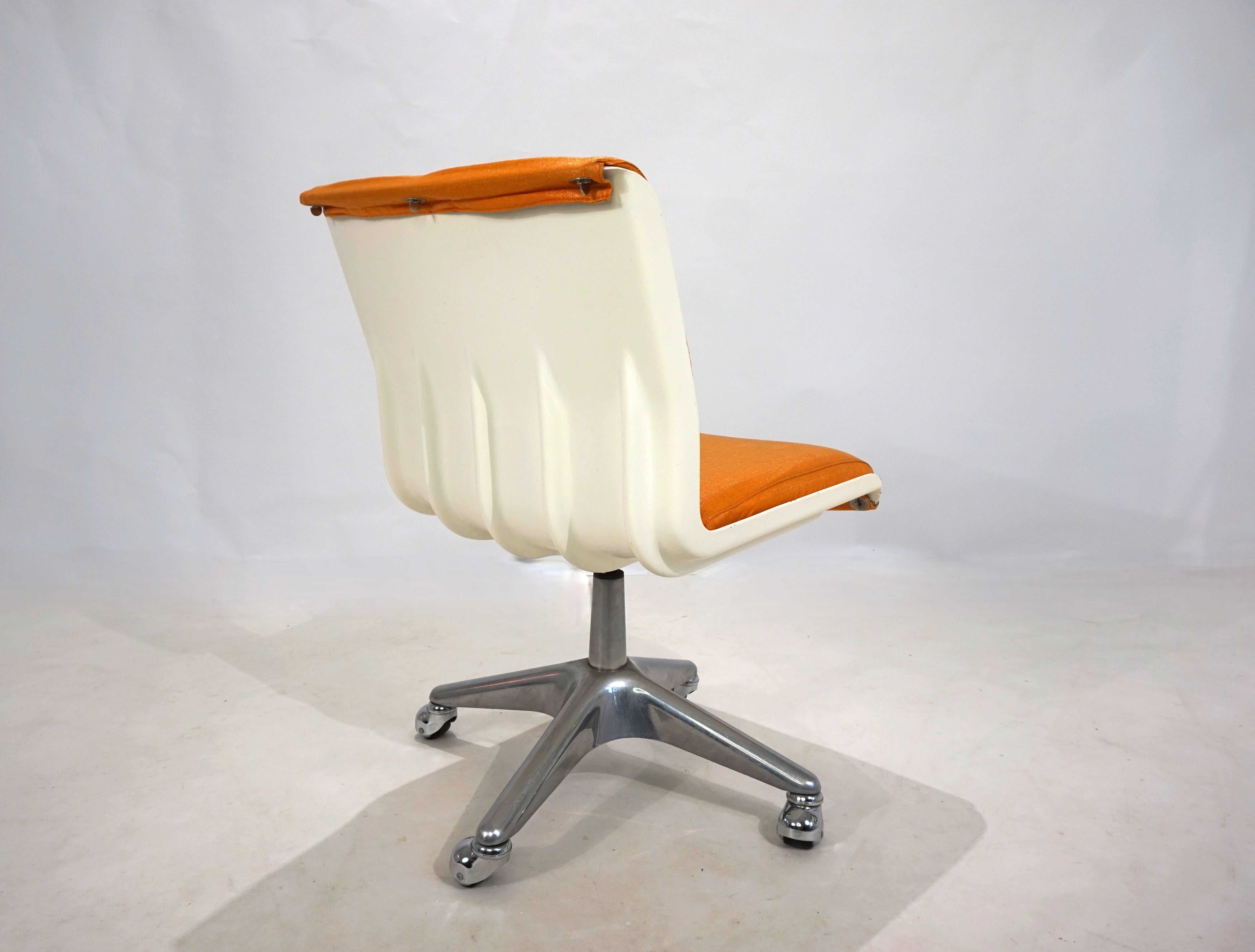 Haimi Space Age swivel chair by Yrjo Kukkapuro, 1960 im Angebot 2
