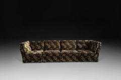 Sofá seccional Hain & Thome Modelo "Karlsruhe" en terciopelo a medida, Alemania Años 70