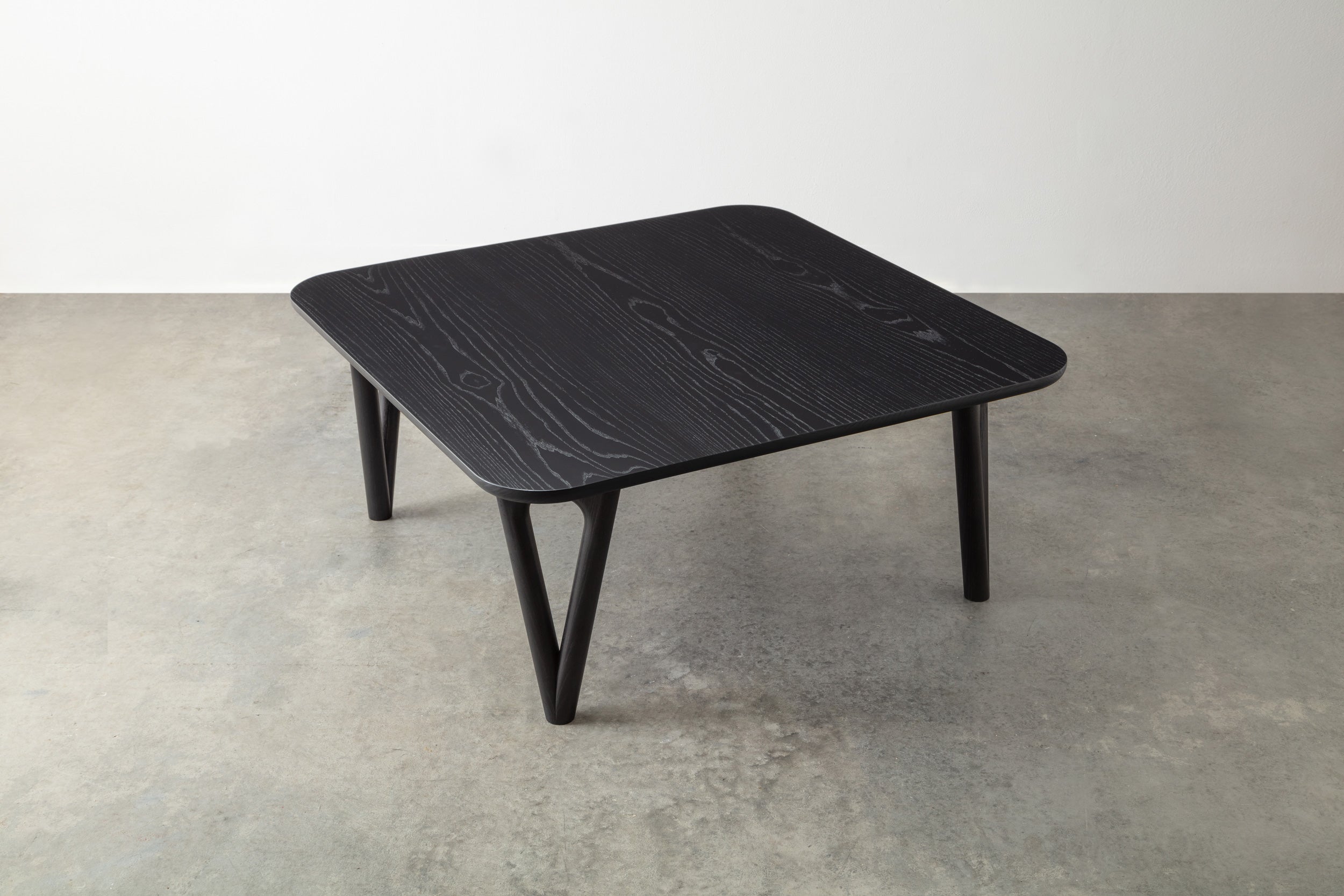 Mesa de centro con horquilla Edición especial Formas y tamaños cuadrados o a medida Estadounidense en venta