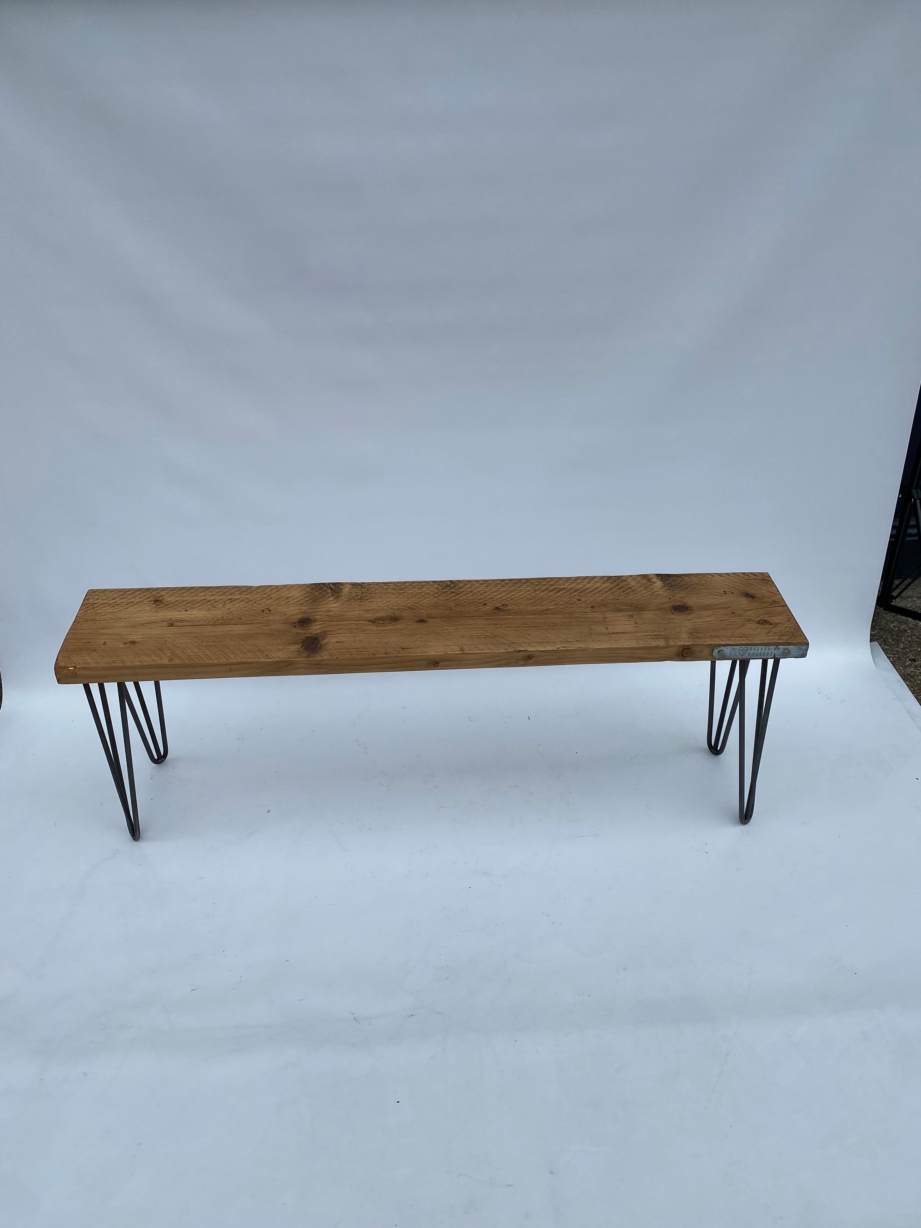 Industriel Banc à pieds en épingle à cheveux en Wood Industry Midcentury Modern 1980 garden seat Vintage 2 en vente