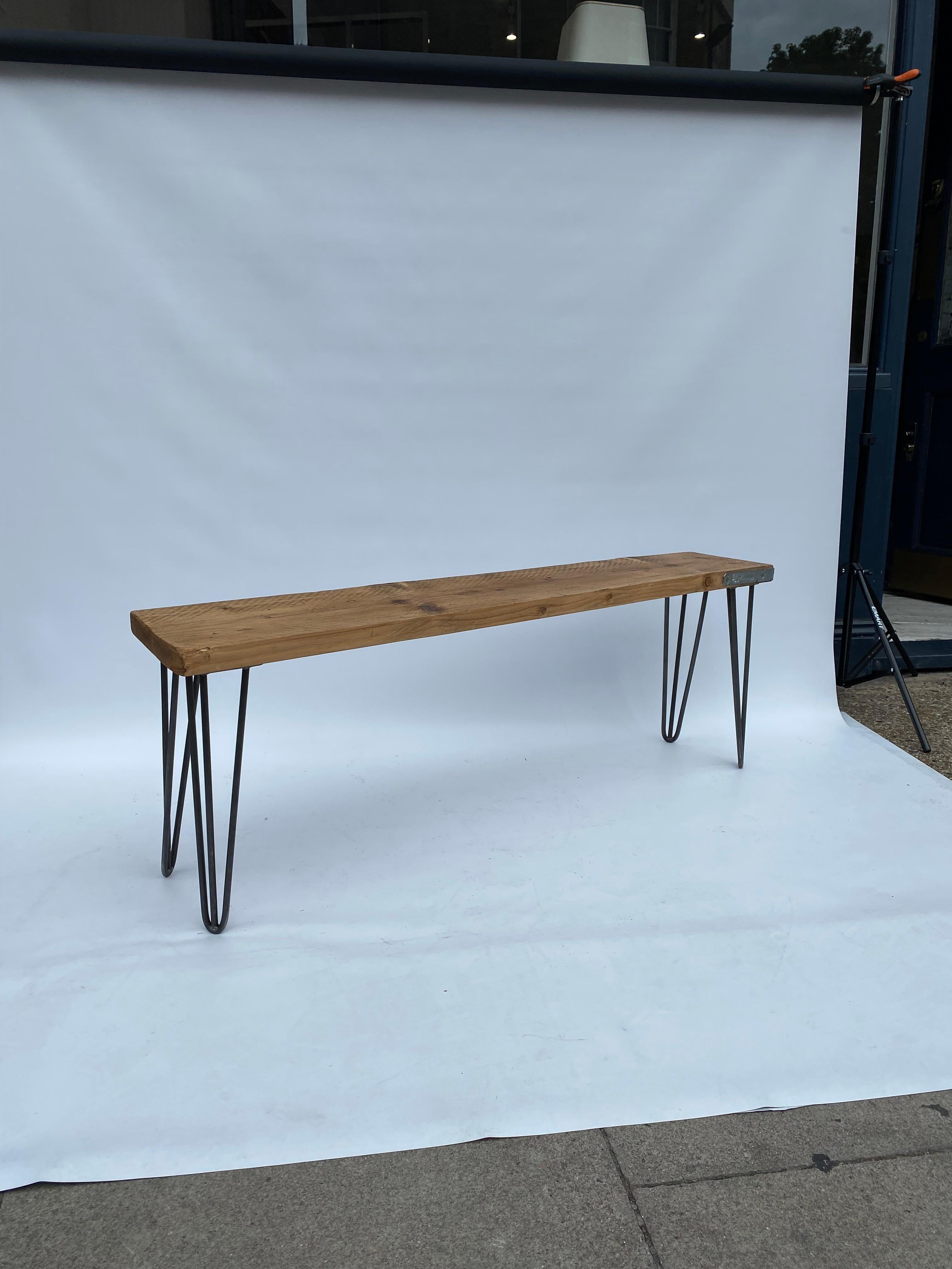 Banc à pieds en épingle à cheveux en Wood Industry Midcentury Modern 1980 garden seat Vintage 2 Bon état - En vente à London, GB
