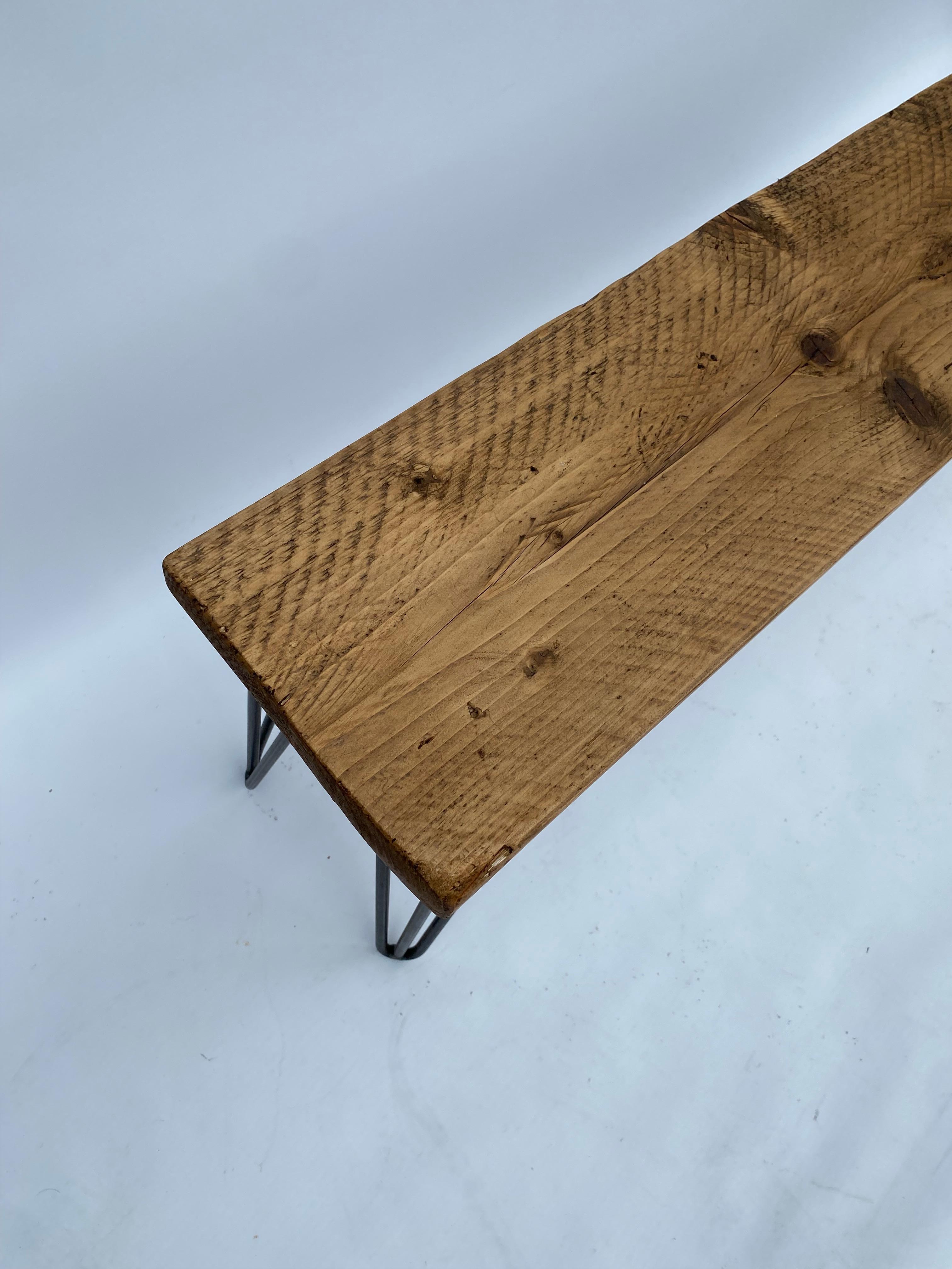 Fin du 20e siècle Banc à pieds en épingle à cheveux en Wood Industry Midcentury Modern 1980 garden seat Vintage 2 en vente