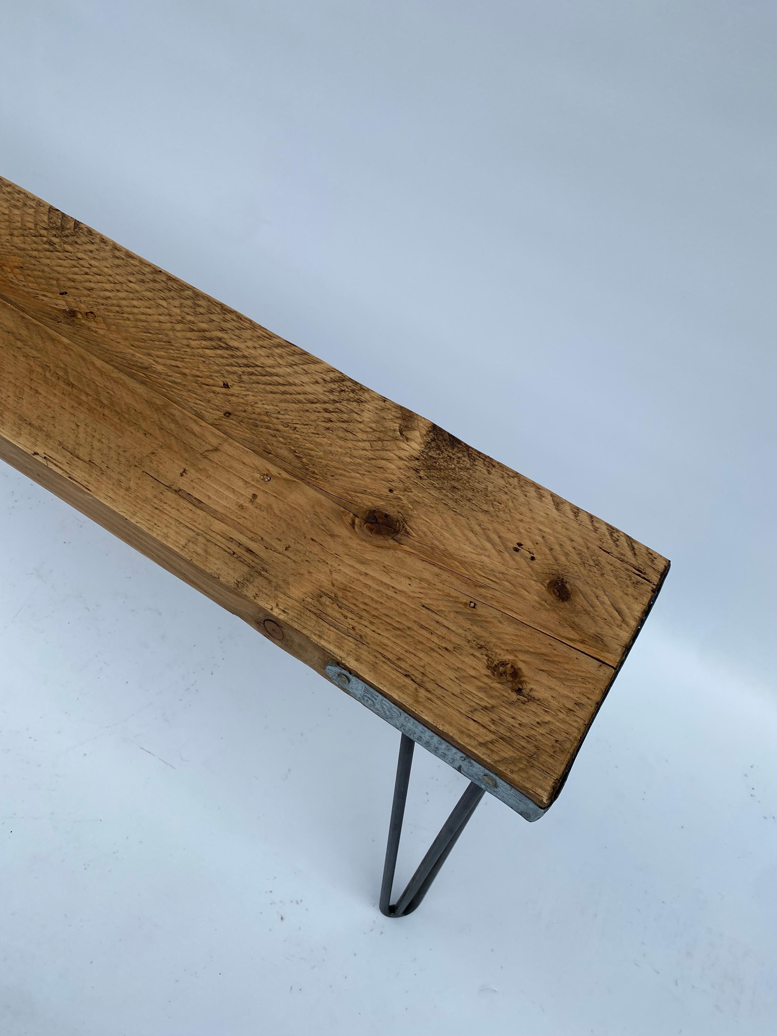 Banc à pieds en épingle à cheveux en Wood Industry Midcentury Modern 1980 garden seat Vintage 2 en vente 2