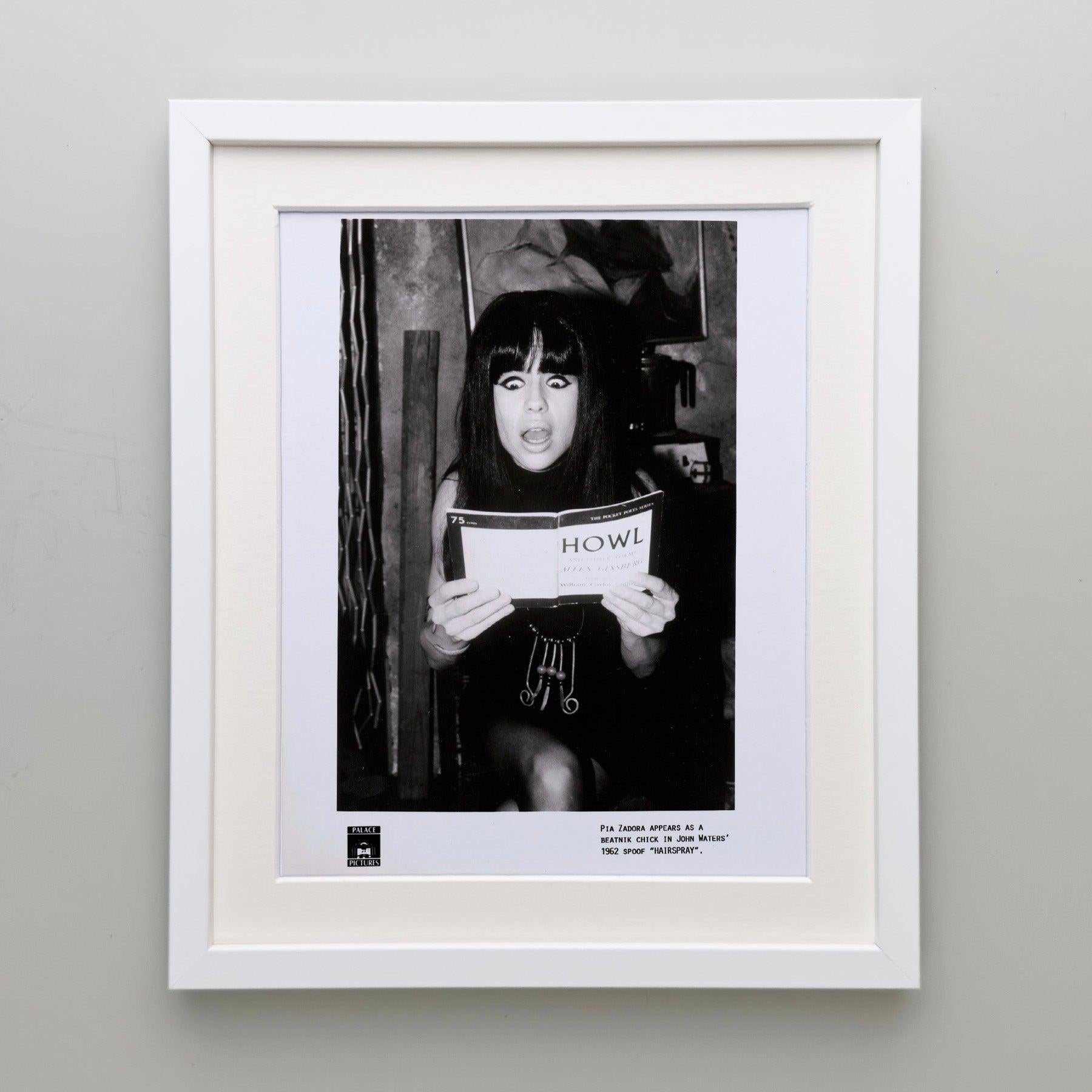 Hairspray 1988 Werbung Film Film Presse Standbild Gerahmt im Zustand „Hervorragend“ im Angebot in Bath, Somerset
