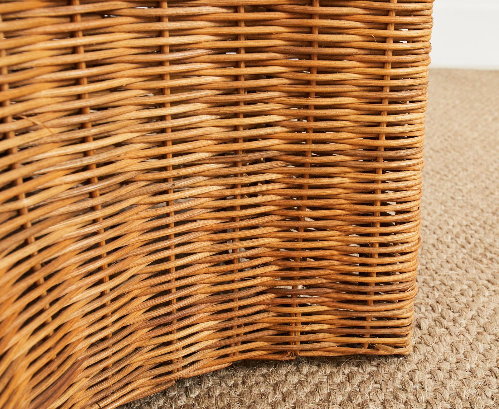 Haitian Organic Modern Woven Rattan Starfish Dining Table 11