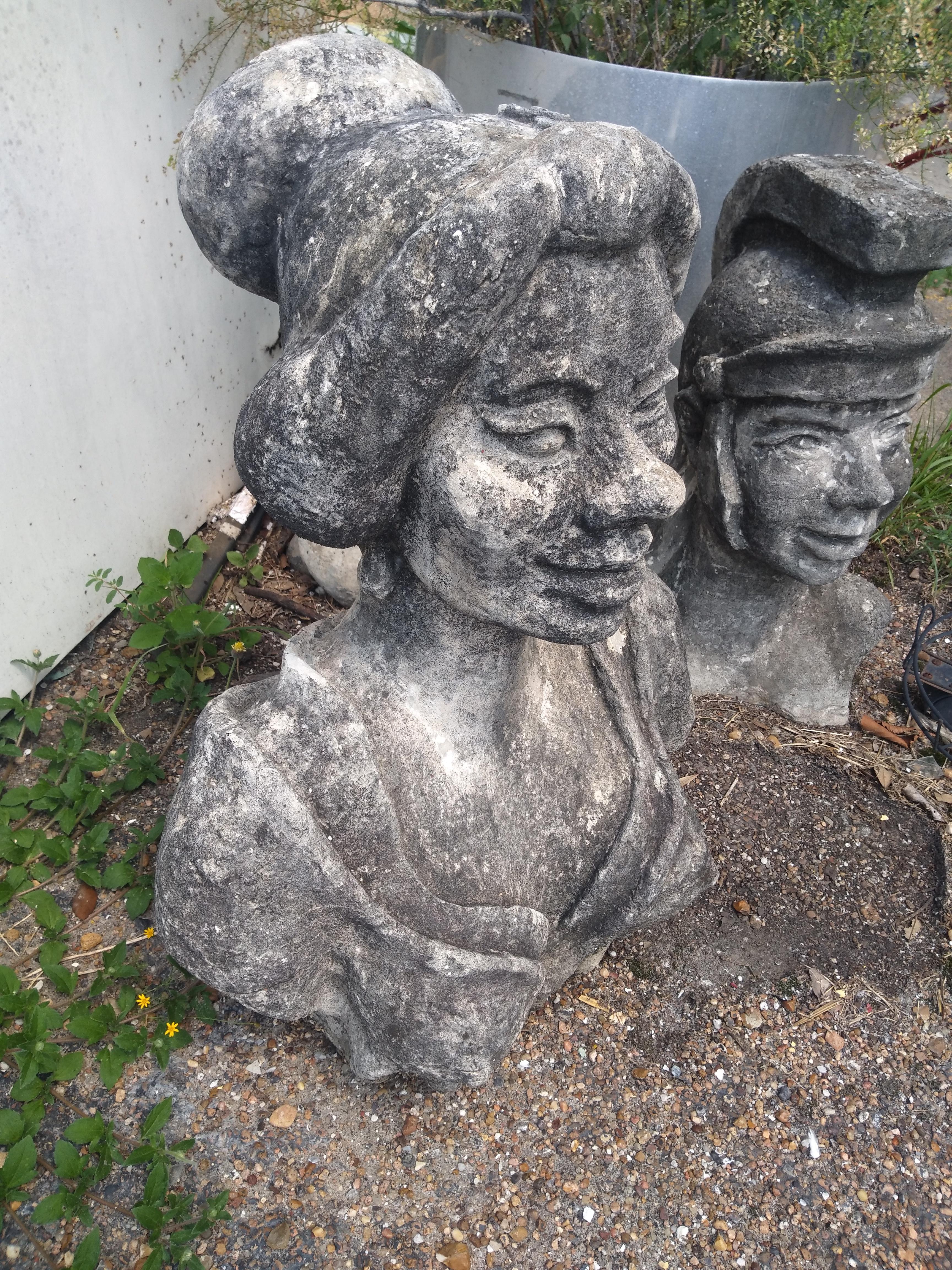 Haitian woman garden sculpture In Good Condition For Sale In Pasadena, TX