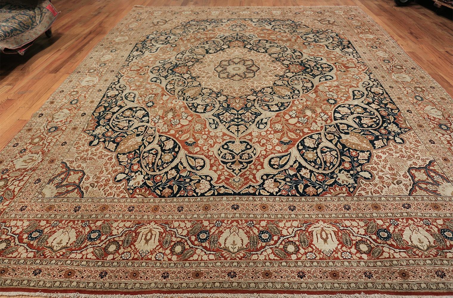 Antiker persischer Täbris-Teppich von Nazmiyal Haji Jalili. 10 Fuß x 13 Fuß 6 Zoll im Angebot 5
