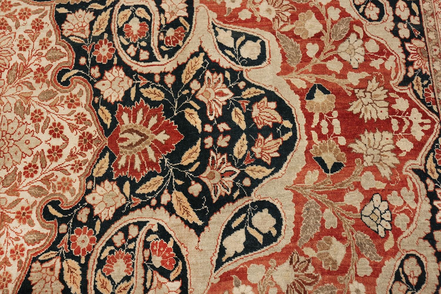 Antiker persischer Täbris-Teppich von Nazmiyal Haji Jalili. 10 Fuß x 13 Fuß 6 Zoll (Handgeknüpft) im Angebot