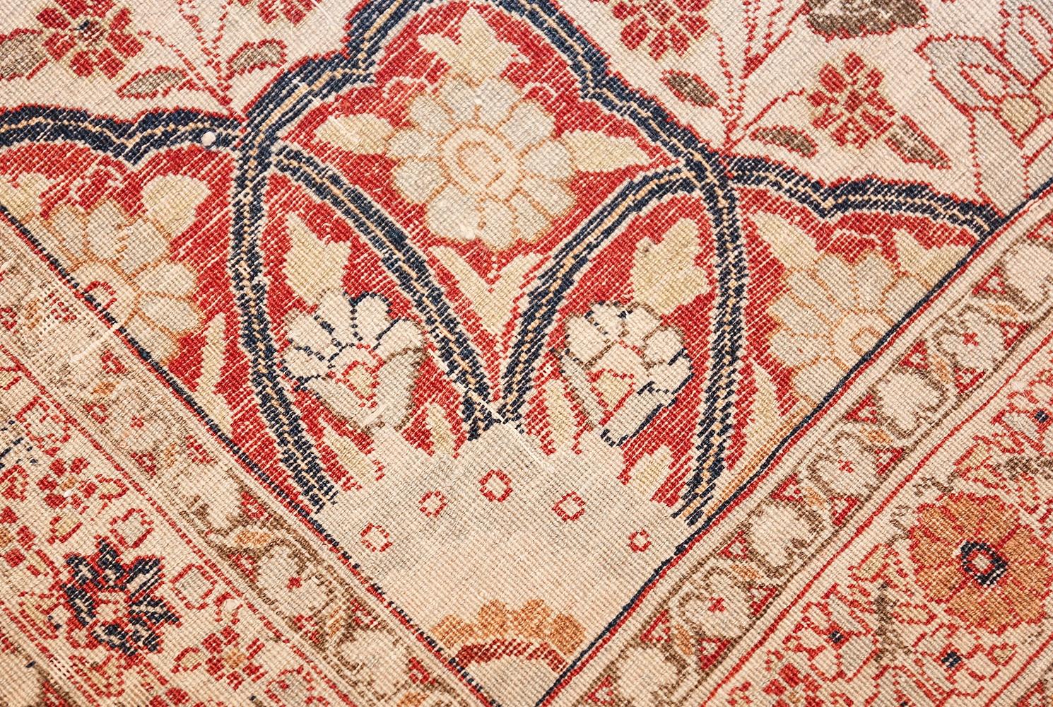 Antiker persischer Täbris-Teppich von Nazmiyal Haji Jalili. 10 Fuß x 13 Fuß 6 Zoll (19. Jahrhundert) im Angebot