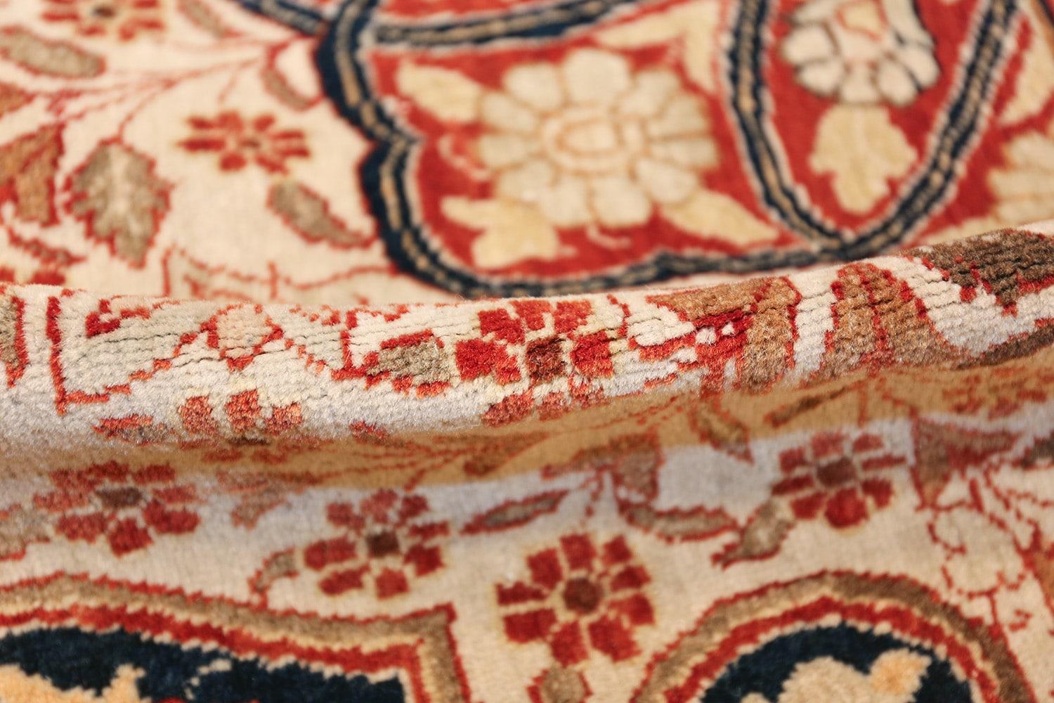 Antiker persischer Täbris-Teppich von Nazmiyal Haji Jalili. 10 Fuß x 13 Fuß 6 Zoll im Angebot 1