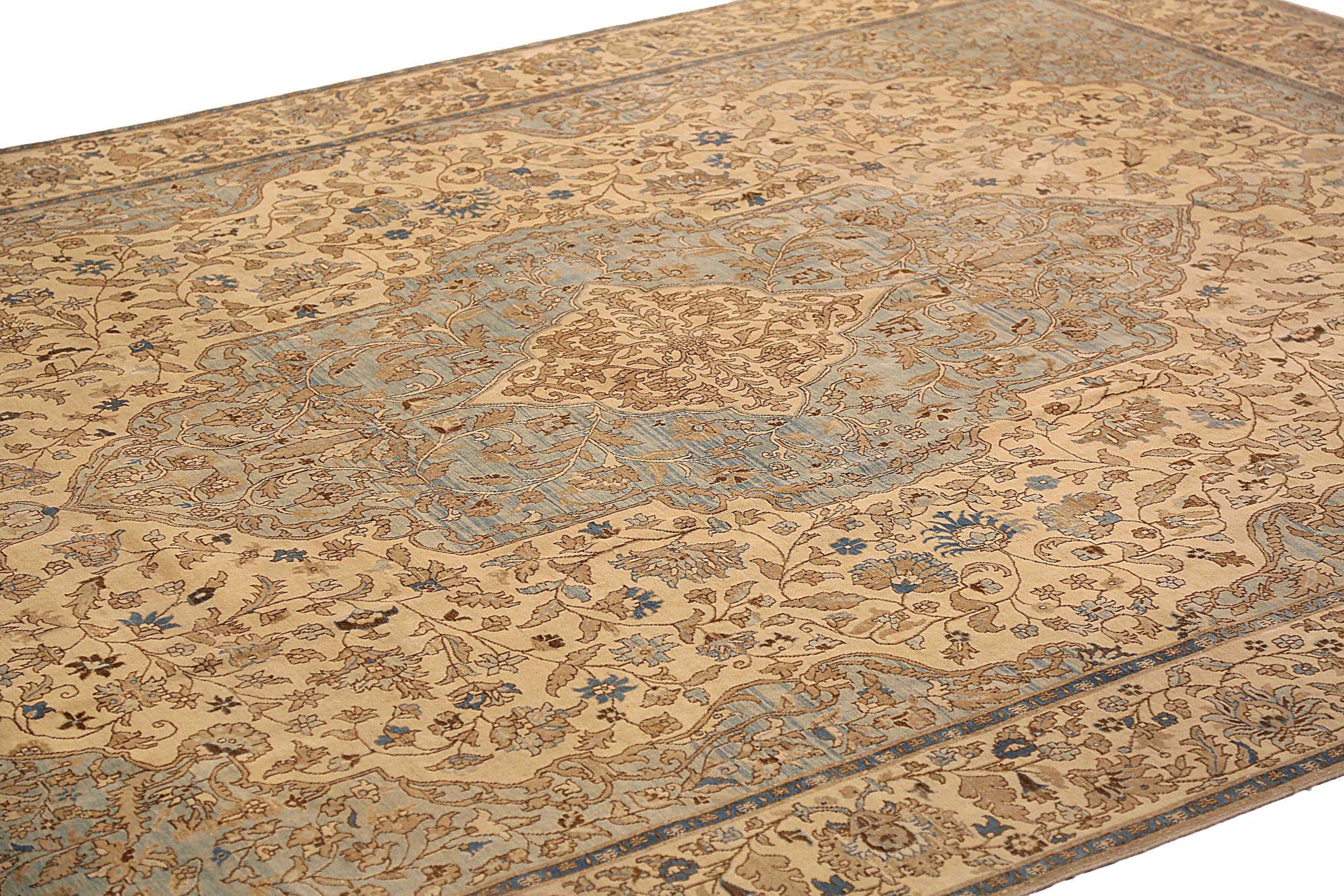 Haji Jalili Area Rugs Circa 1990 - 13839 In Excellent Condition For Sale In Dallas, TX