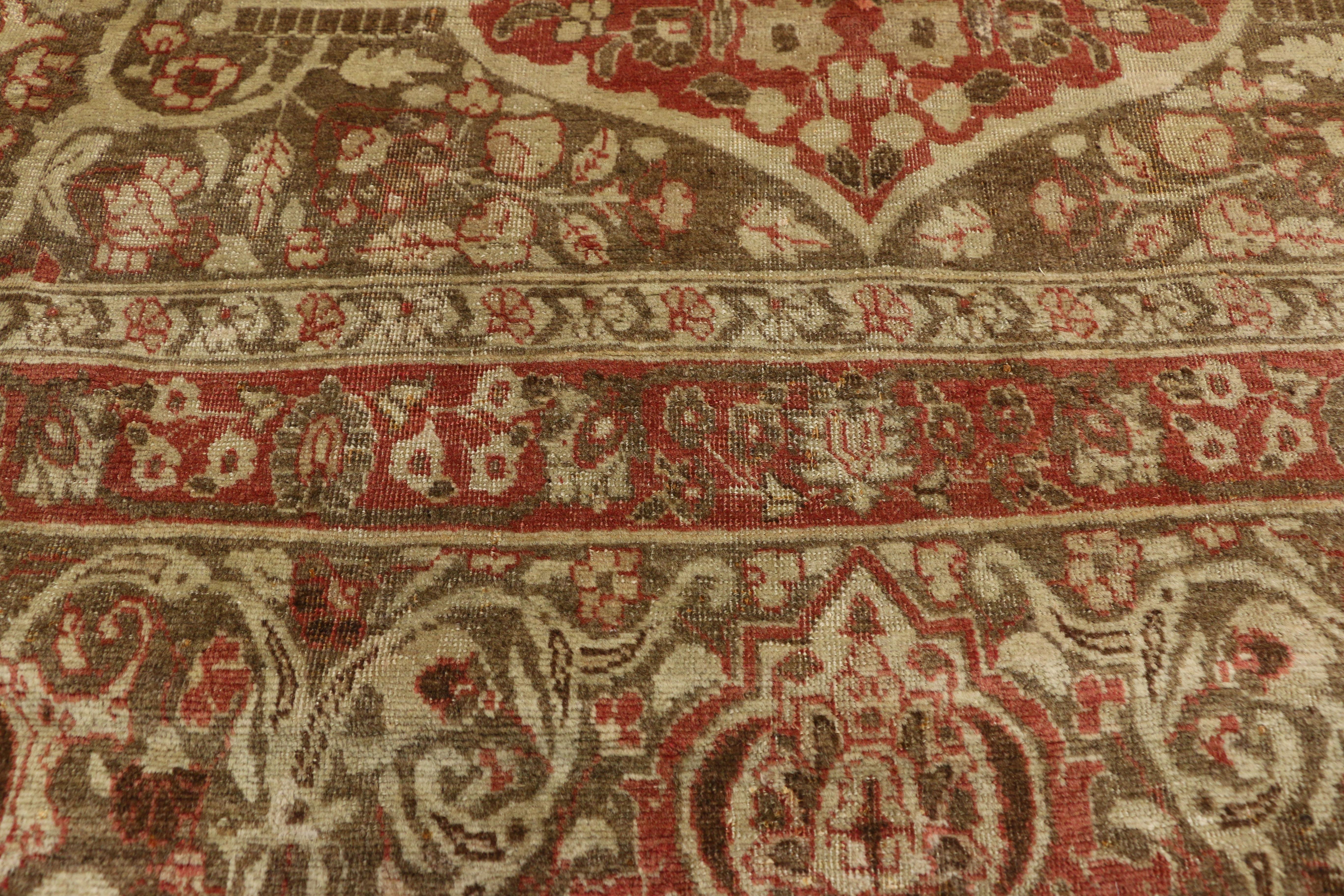 Haji Khalili Antiker persischer Täbris-Teppich mit rustikalem Jugendstil (Persisch) im Angebot