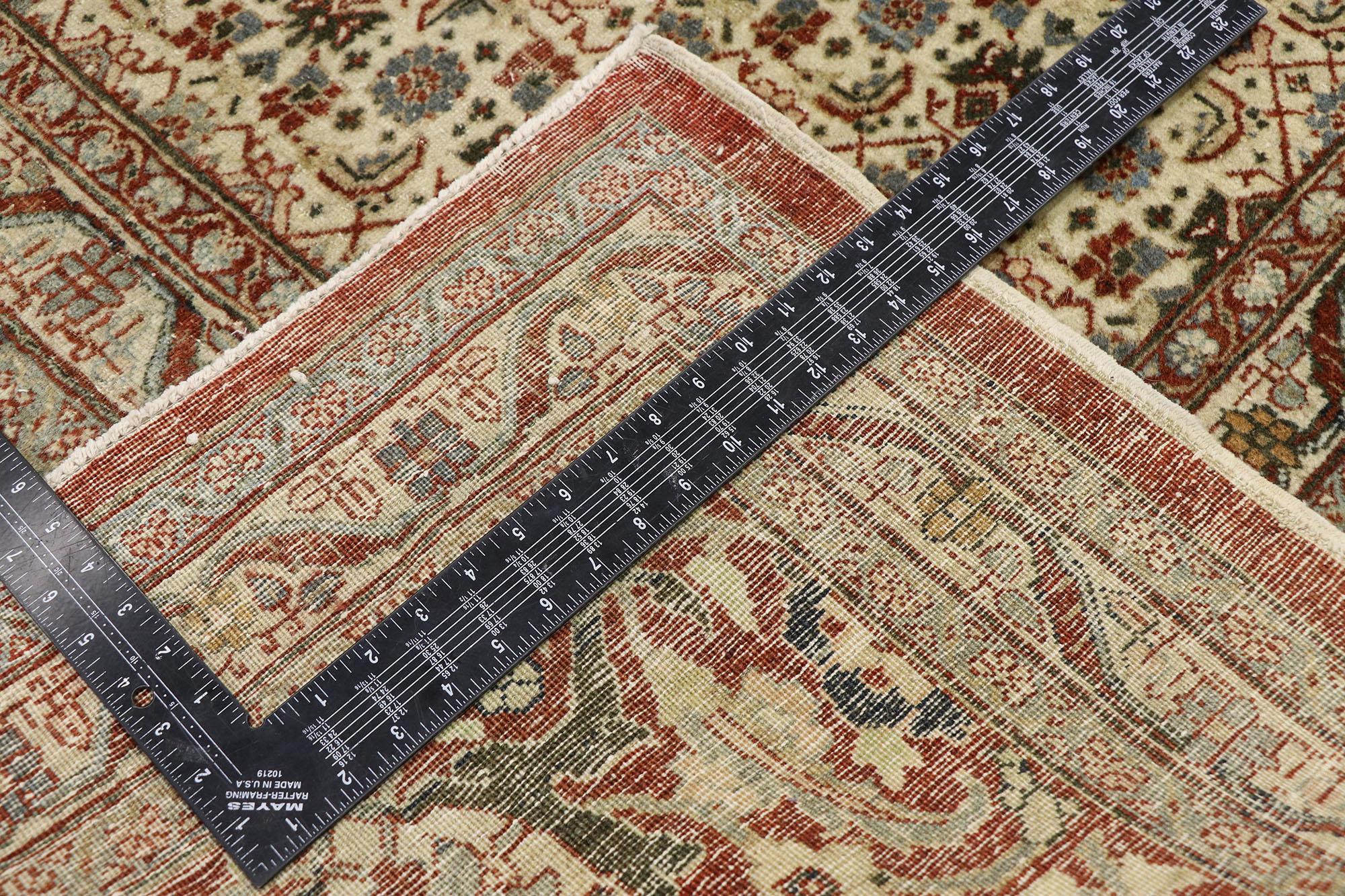 Tapis persan antique de Tabriz par Haji Khalili avec motif de manoir Tudor anglais Bon état - En vente à Dallas, TX