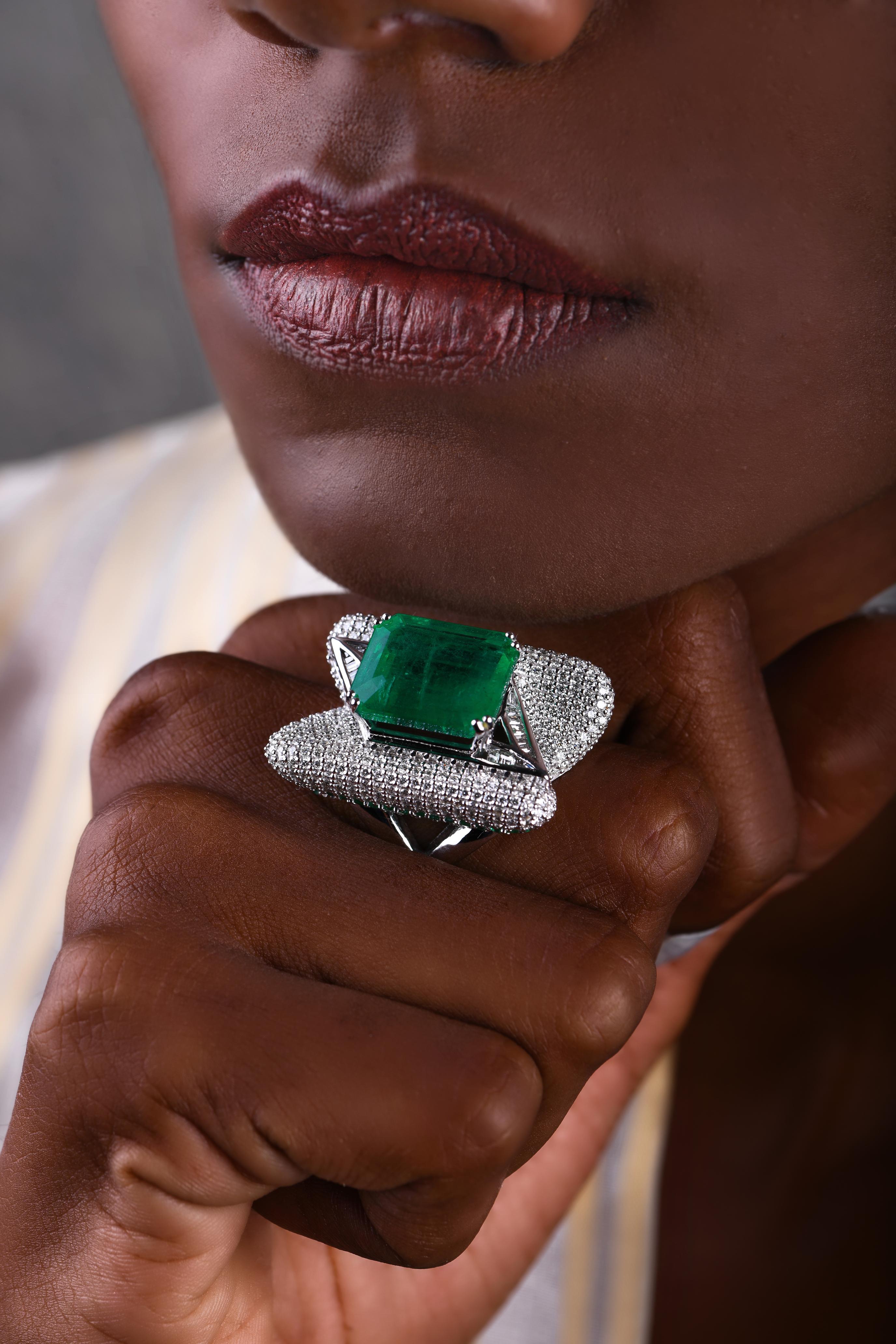 Contemporary H.Ajoomal Emerald Cocktail Ring with Diamond & Baguette Sections & Emerald Pave For Sale