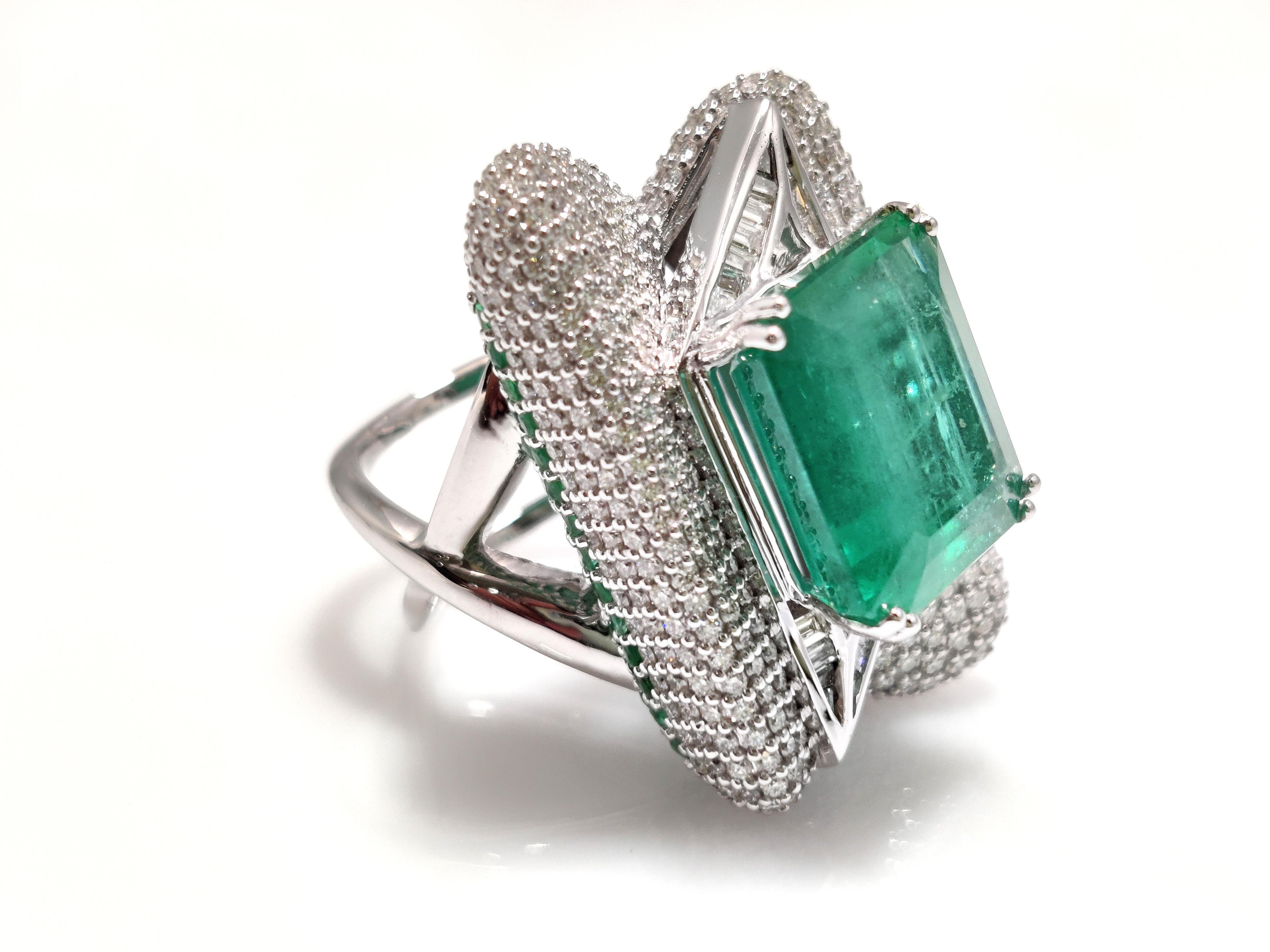 H.Ajoomal Emerald Cocktail Ring with Diamond & Baguette Sections & Emerald Pave In New Condition For Sale In Mumbai, IN