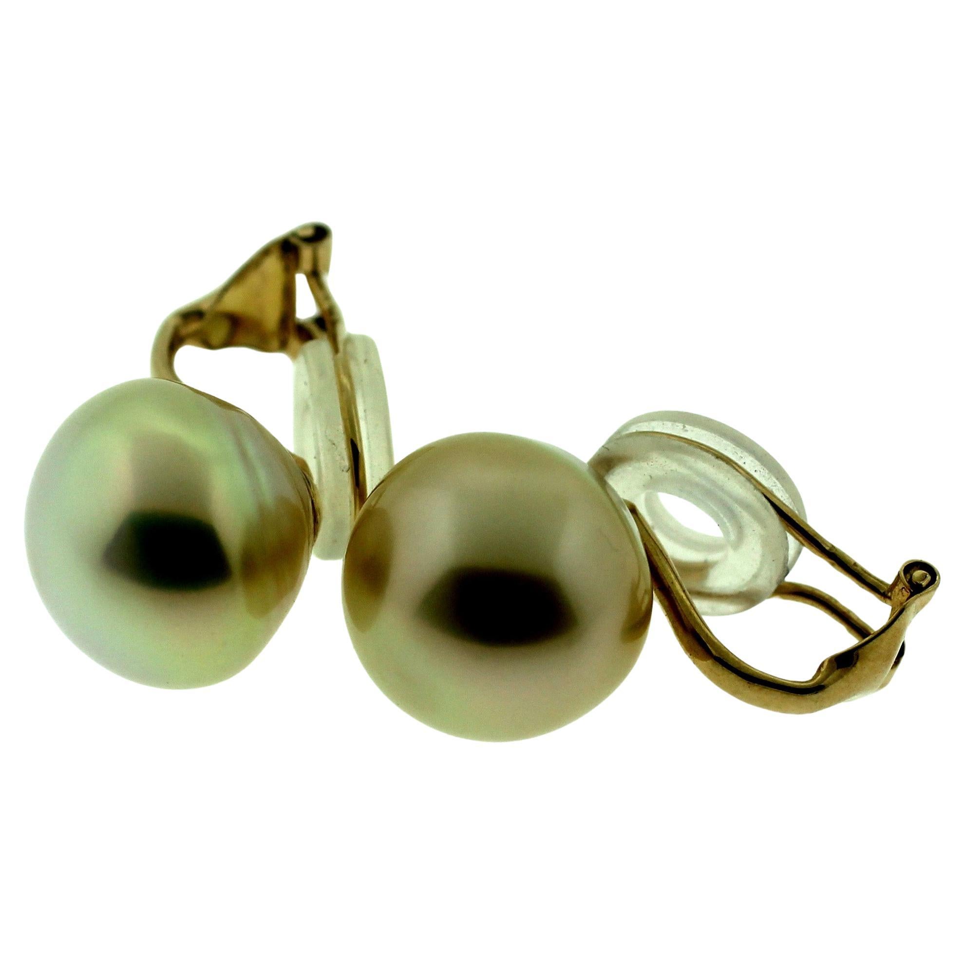 Hakimoto 11 mm South Sea pearl 18k Earrings In New Condition For Sale In New York, NY