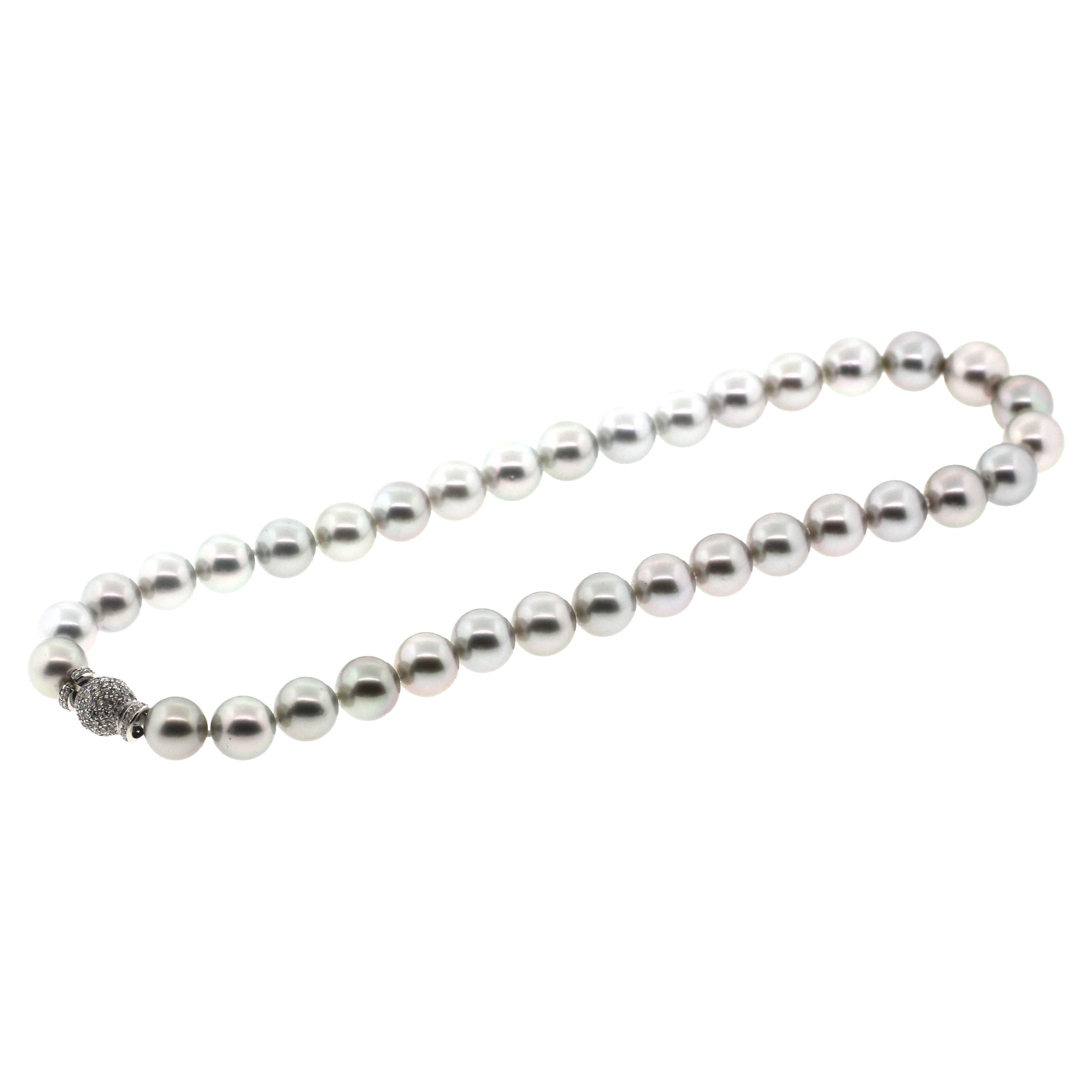 Hakimoto 12.75x10.5 mm Tahitian South Sea Pearl Necklace 18K 1.75c Diamond Clasp In New Condition For Sale In New York, NY