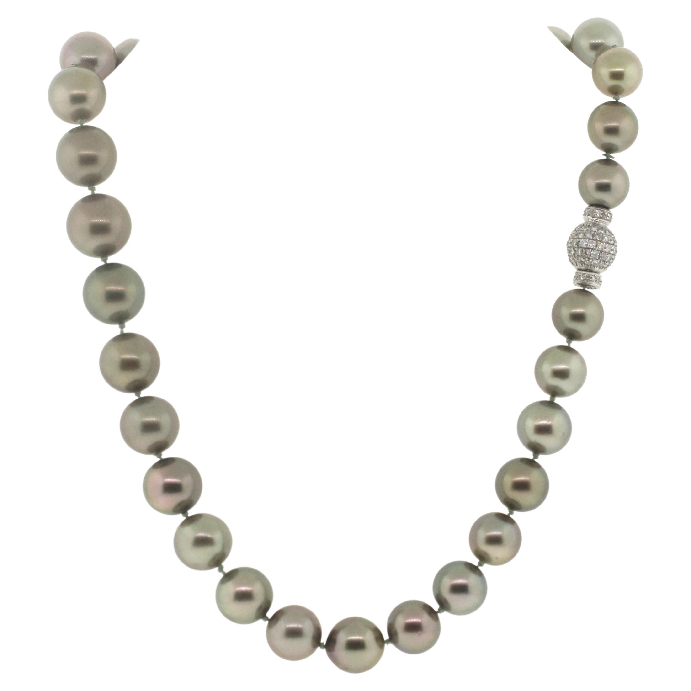 Women's or Men's Hakimoto Natural Pistachio color 18K Full Diamonds Tahitian 12x10 mm Necklace For Sale