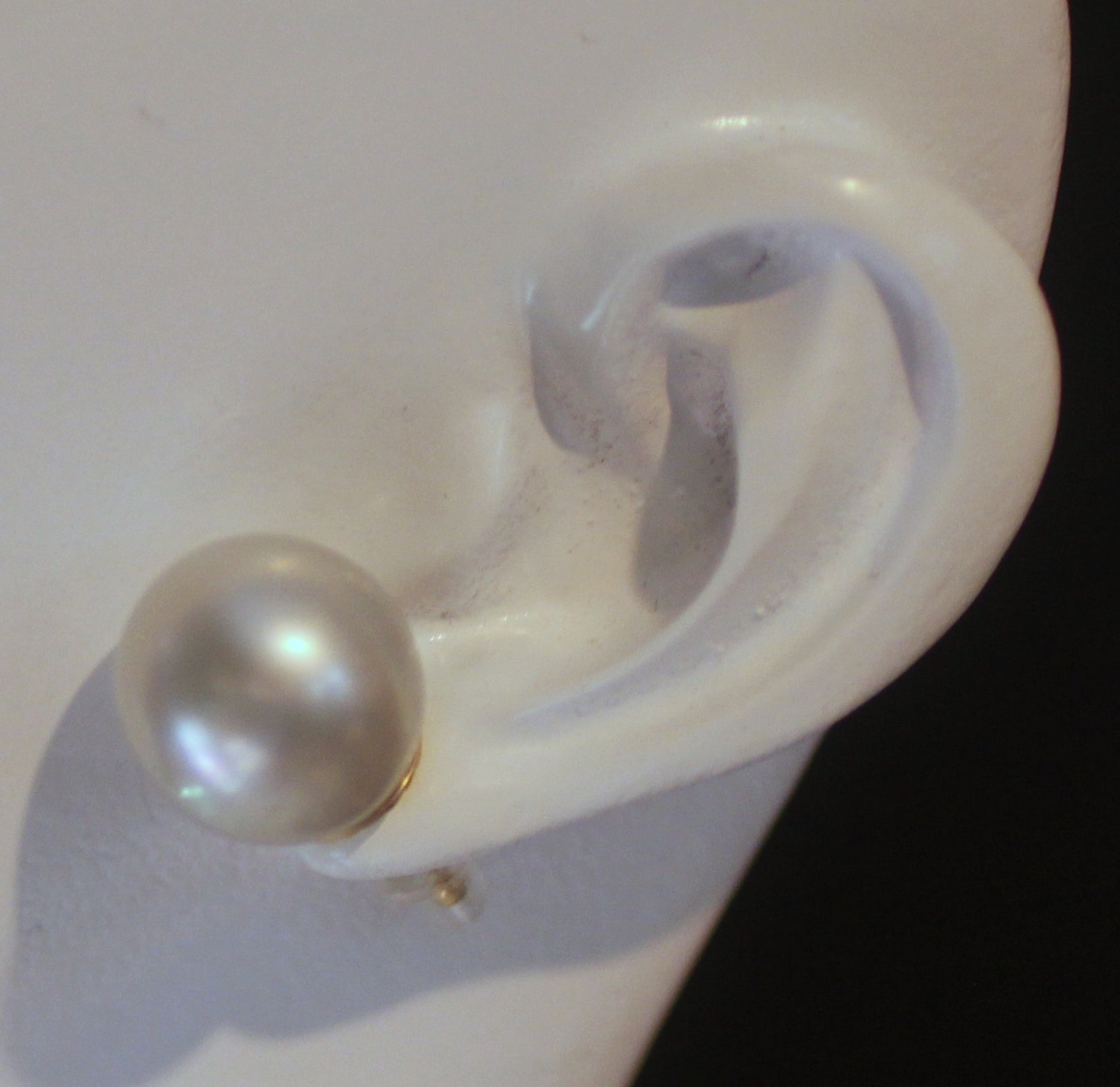 Hakimoto 13 mm White South Sea Pearl 18K Stud Earrings (Perle) im Angebot