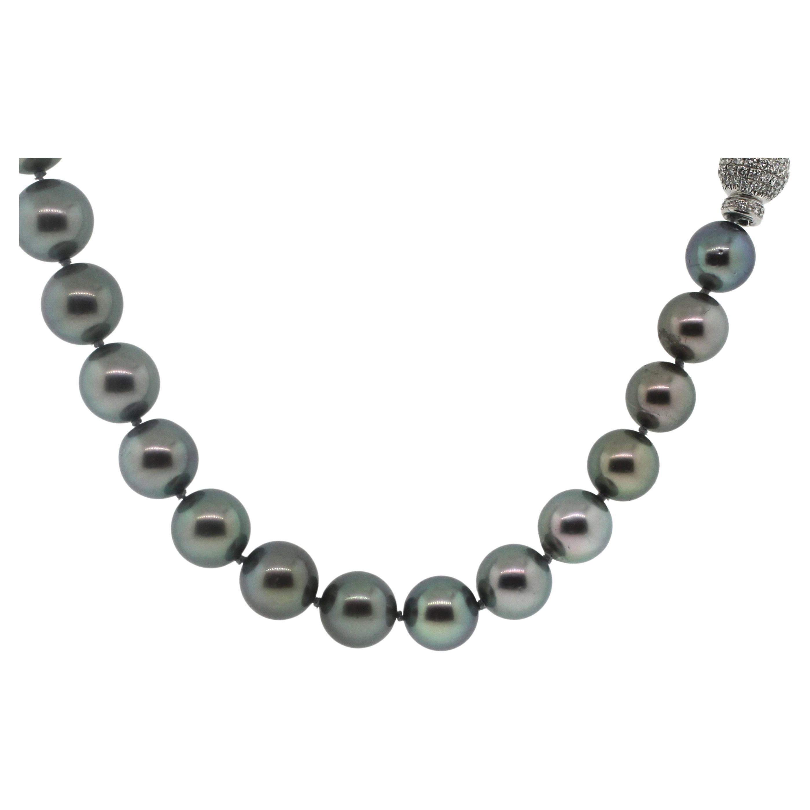 Bead Hakimoto 13.5x10.8 mm 18K Tahitian South Sea 1.75 Cts. Diamond Clasp Necklace For Sale