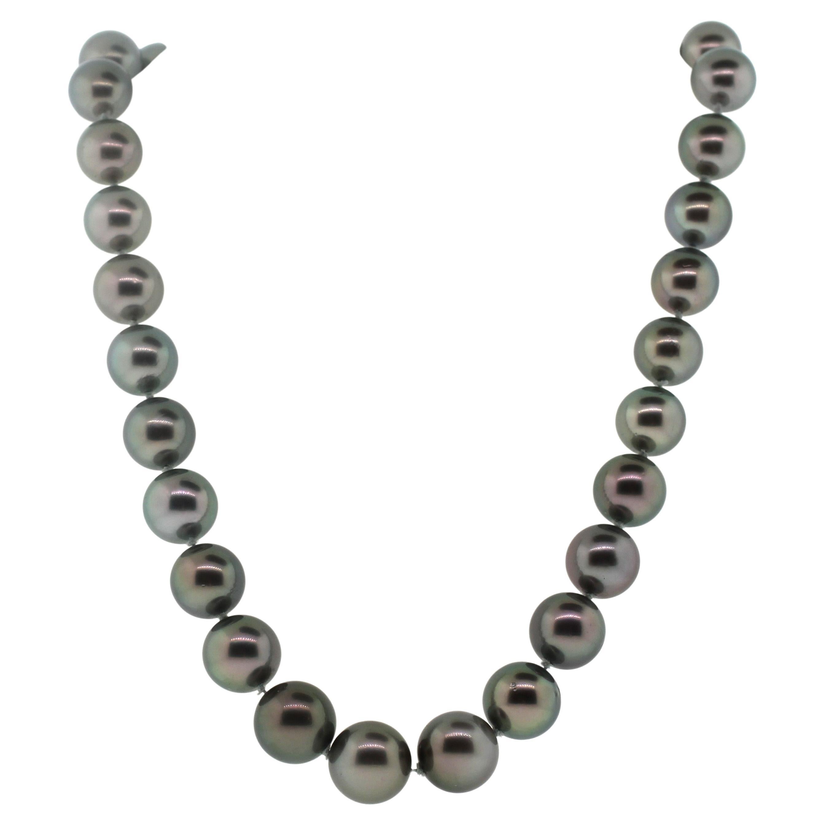Hakimoto Tahitian South Sea 13x11 mm Strand Necklace 18k Diamonds Clasp For Sale 4