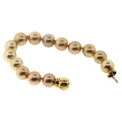 Hakimoto 13x13 mm 18K Diamantverschluss Natürliche Farbe Goldenes Südseearmband