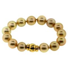 Hakimoto 13x13 mm 18K Diamantverschluss Natürliche Farbe Goldenes Südseearmband