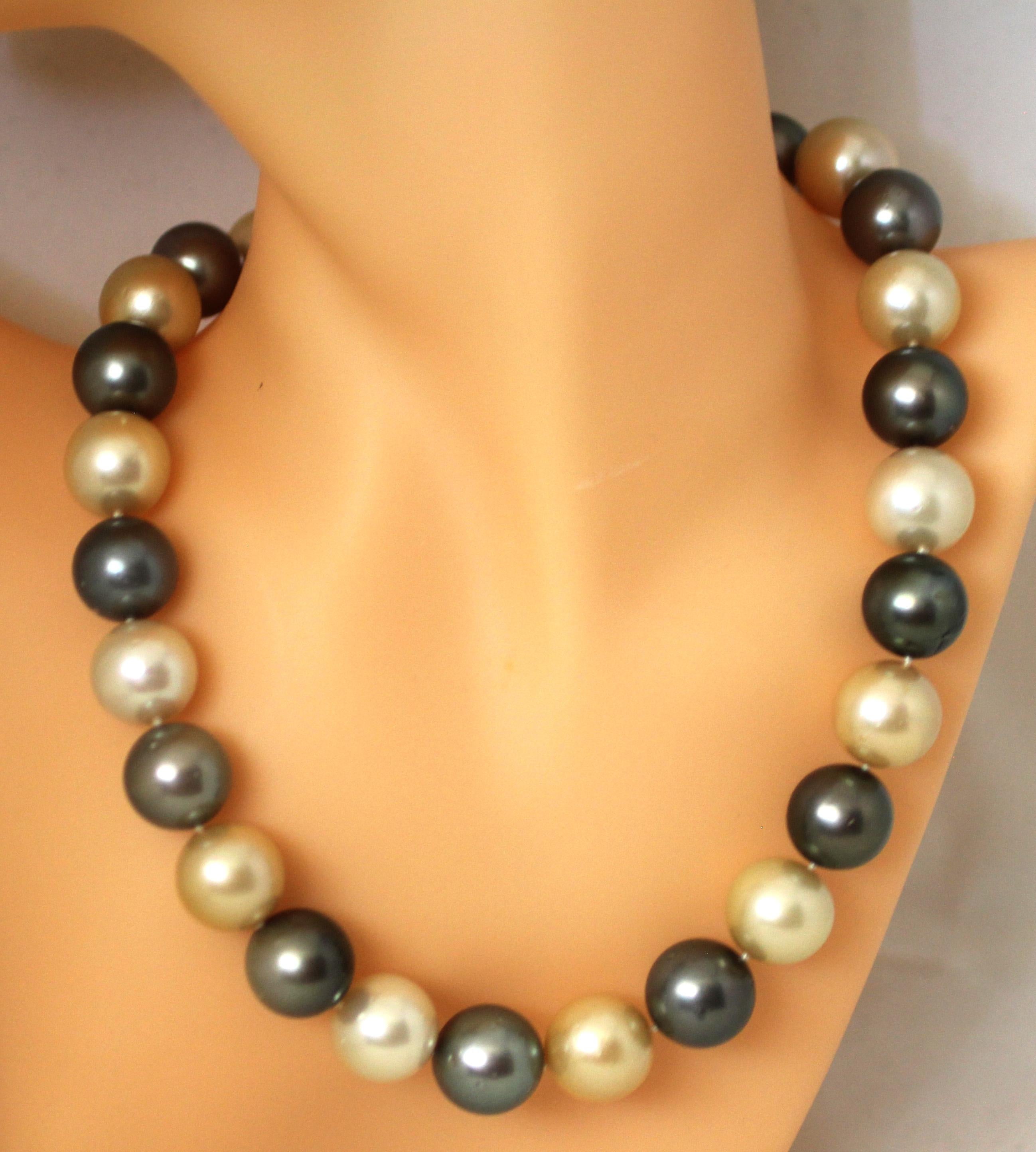 Hakimoto 15.5x14 mm Golden & Tahitian South Sea Pearl Necklace 18K Diamond Clasp In New Condition For Sale In New York, NY