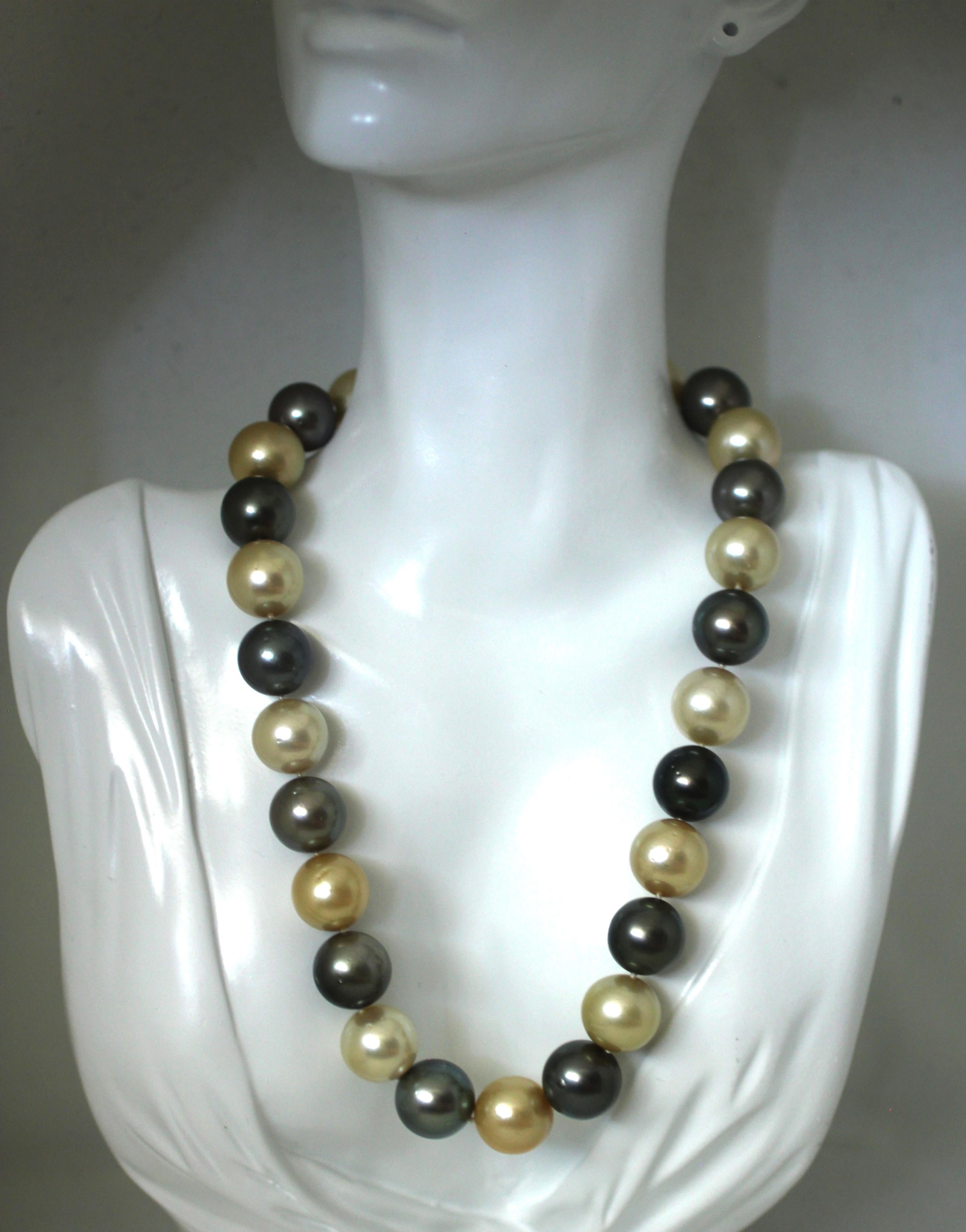 Hakimoto 15.5x14 mm Golden & Tahitian South Sea Pearl Necklace 18K Diamond Clasp For Sale 1