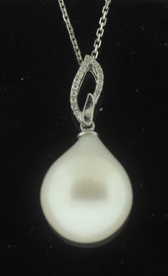 Hakimoto 16 to 15 mm Perfect pearl 18k Diamond Pendent