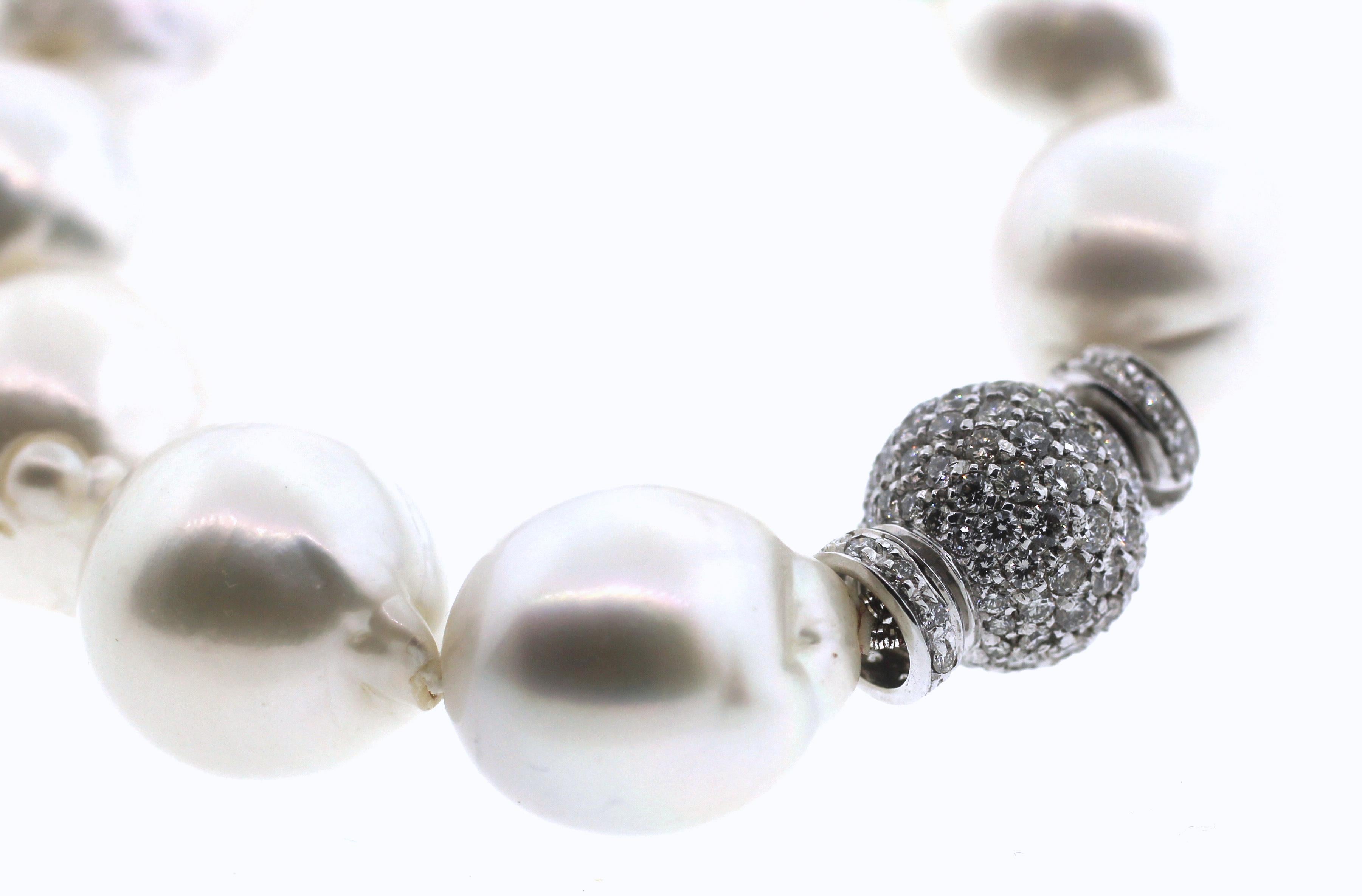 Hakimoto 17.8x13mm South Sea Baroque Pearl Necklace 18K 1.75 Carts Diamond Clasp For Sale 1