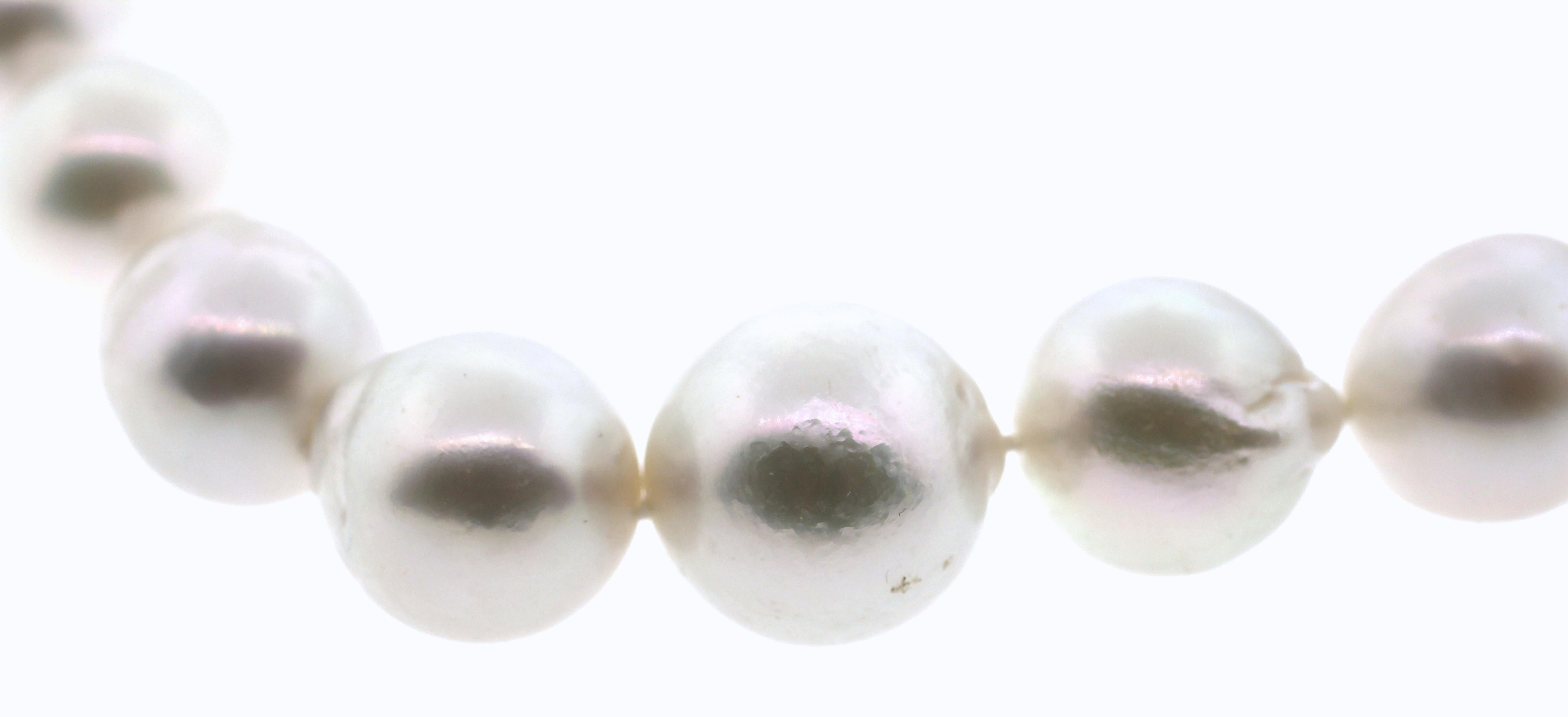 Hakimoto 17.8x13mm South Sea Baroque Pearl Necklace 18K 1.75 Carts Diamond Clasp For Sale 2