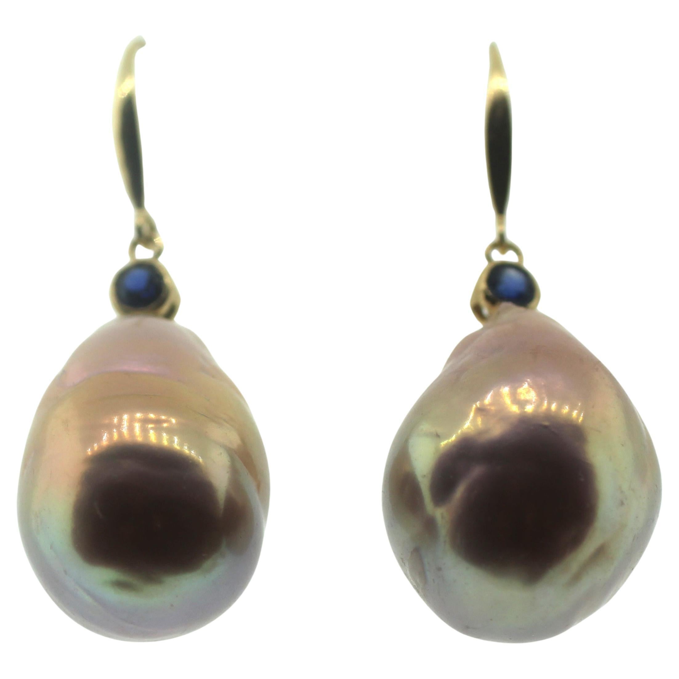 Hakimoto 17x13 mm Natural Color Baroque pearl 18k Saphhire Earrings