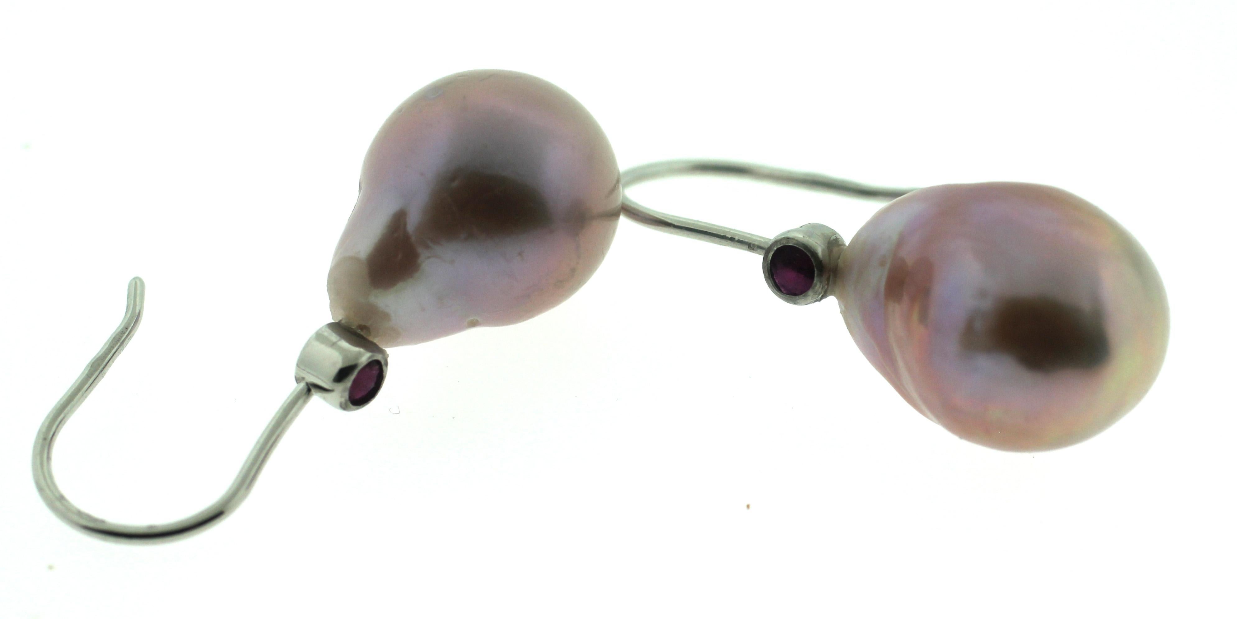 Hakimoto 18 K Sapphire Natural Color Pink 16-13 mm Baroque Pearl Earrings In New Condition For Sale In New York, NY