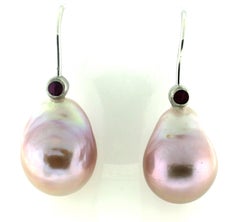Hakimoto 18 K Sapphire Natural Color Pink 16-13 mm Baroque Pearl Earrings