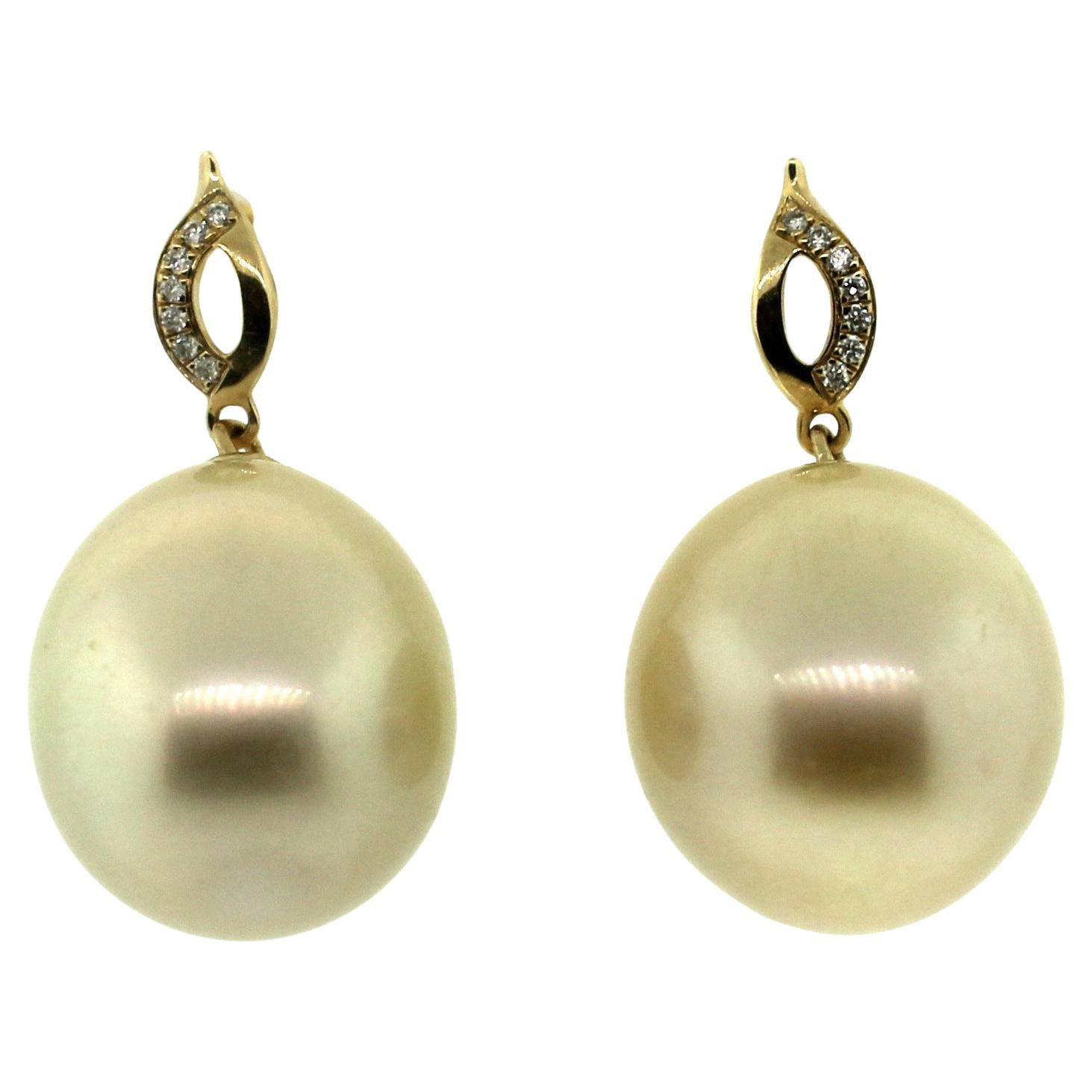 Hakimoto 18K 15-13 mm Natürliche Farbe Südsee-Tropfen-Perlen-Diamanten-Ohrringe