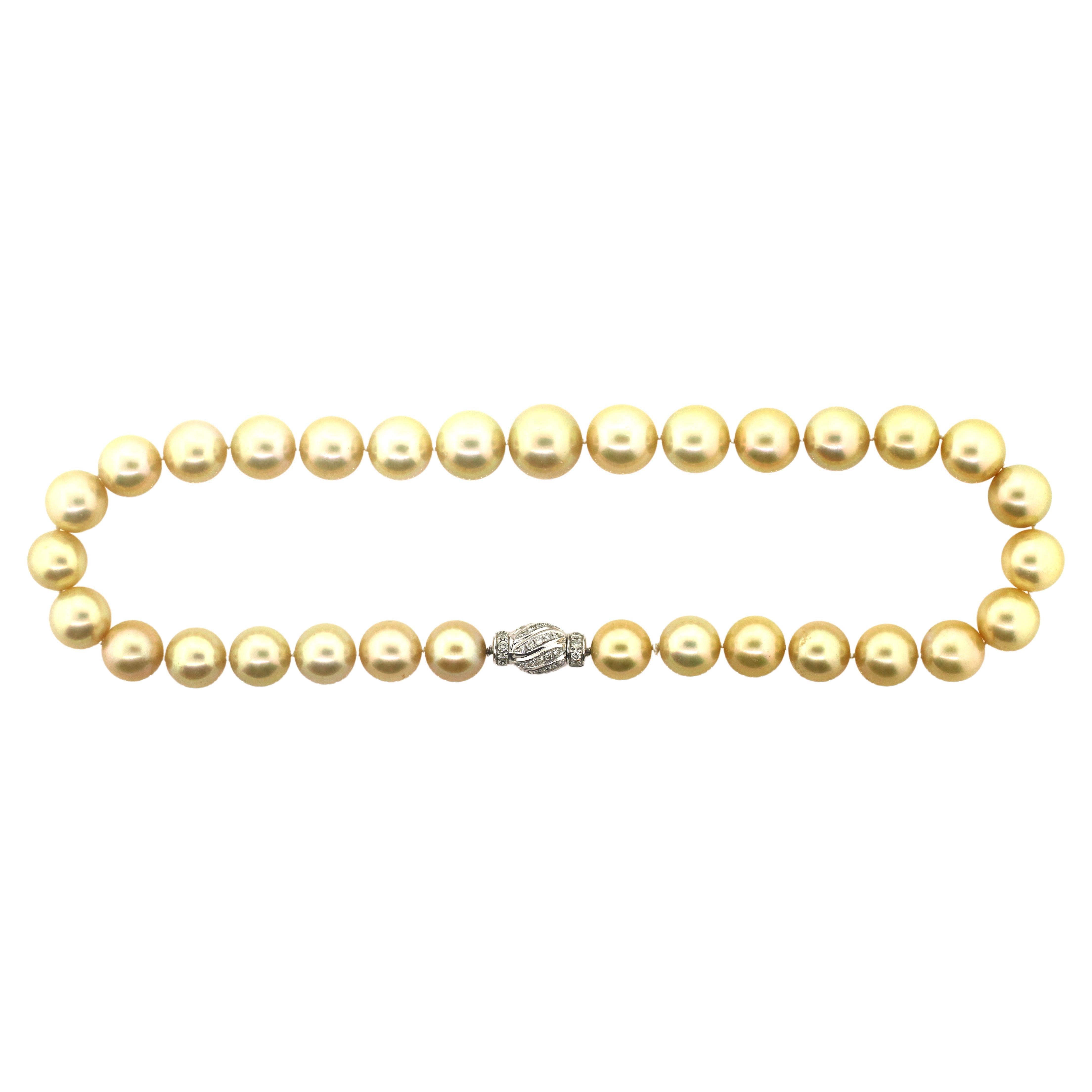 Hakimoto 14.5x12 mm Deep Natural Golden South Sea Necklace 18K Diamond Clasp In New Condition For Sale In New York, NY