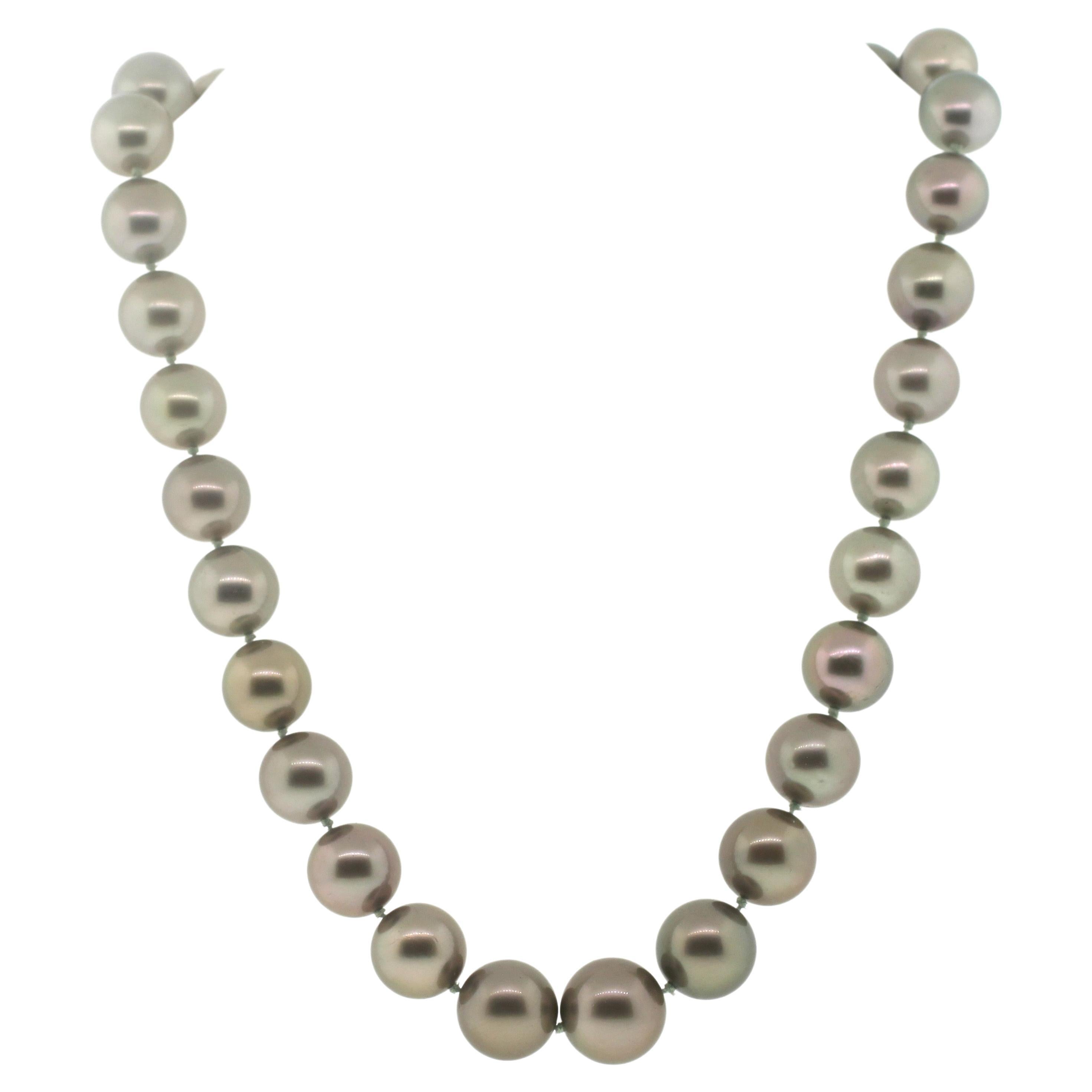 Hakimoto 14x11 mm 18K Full Diamonds Tahitian South Sea Pearl Necklace In New Condition For Sale In New York, NY