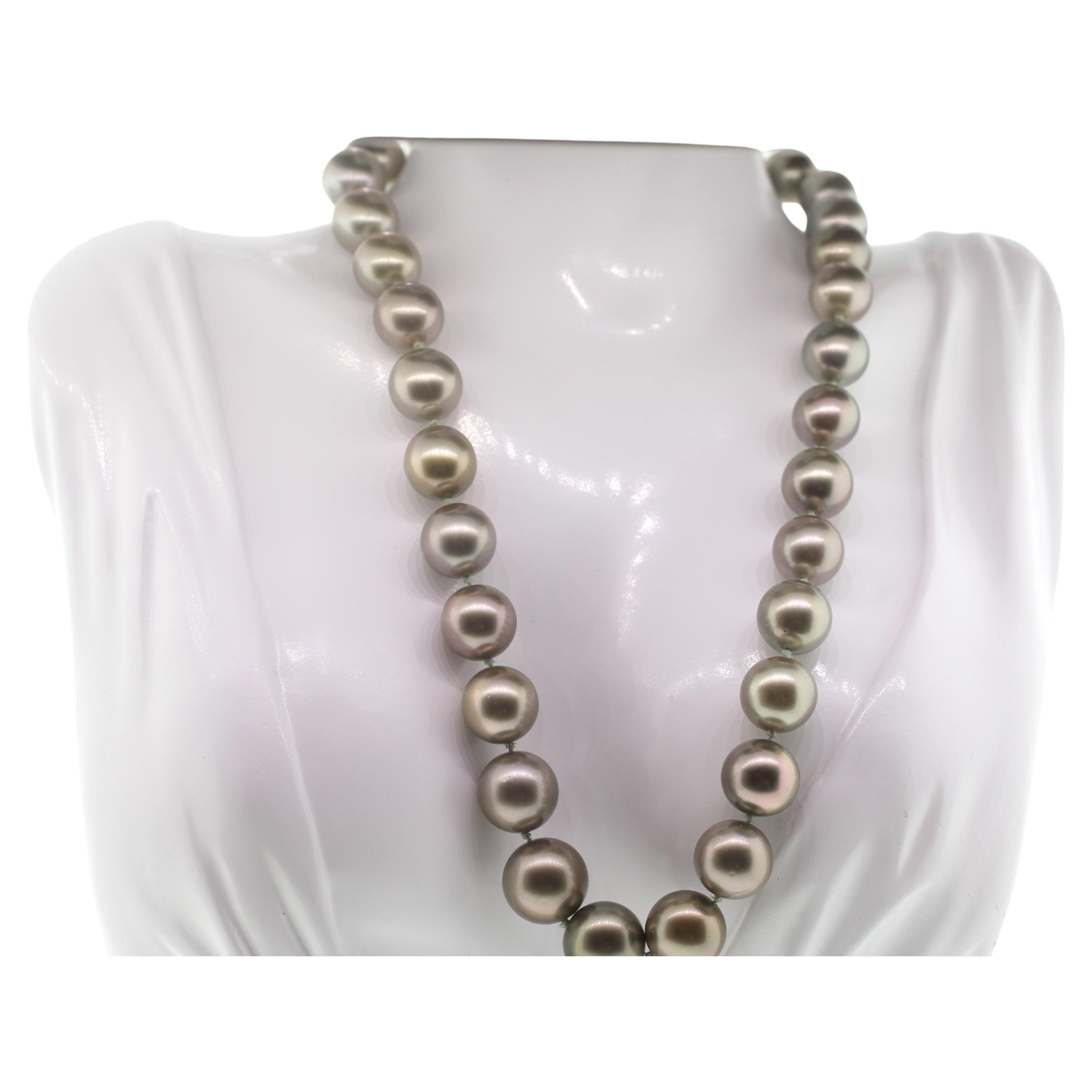 Hakimoto 14x11 mm 18K Full Diamonds Tahitian South Sea Pearl Necklace For Sale 3