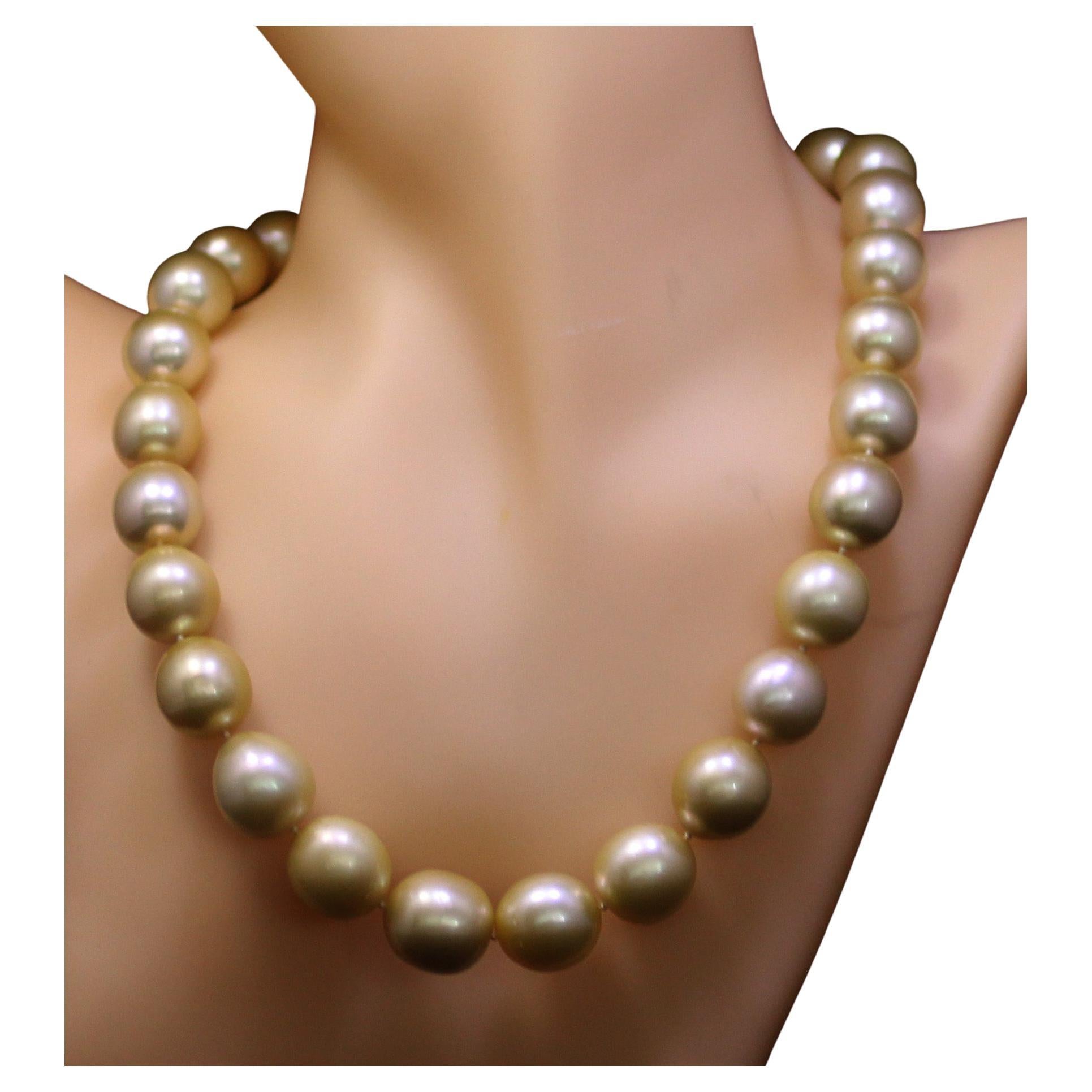 Modern 15x13 mm Natural Color Gold-Lip South Sea Oyster Necklace 18K Diamonds Clasp For Sale