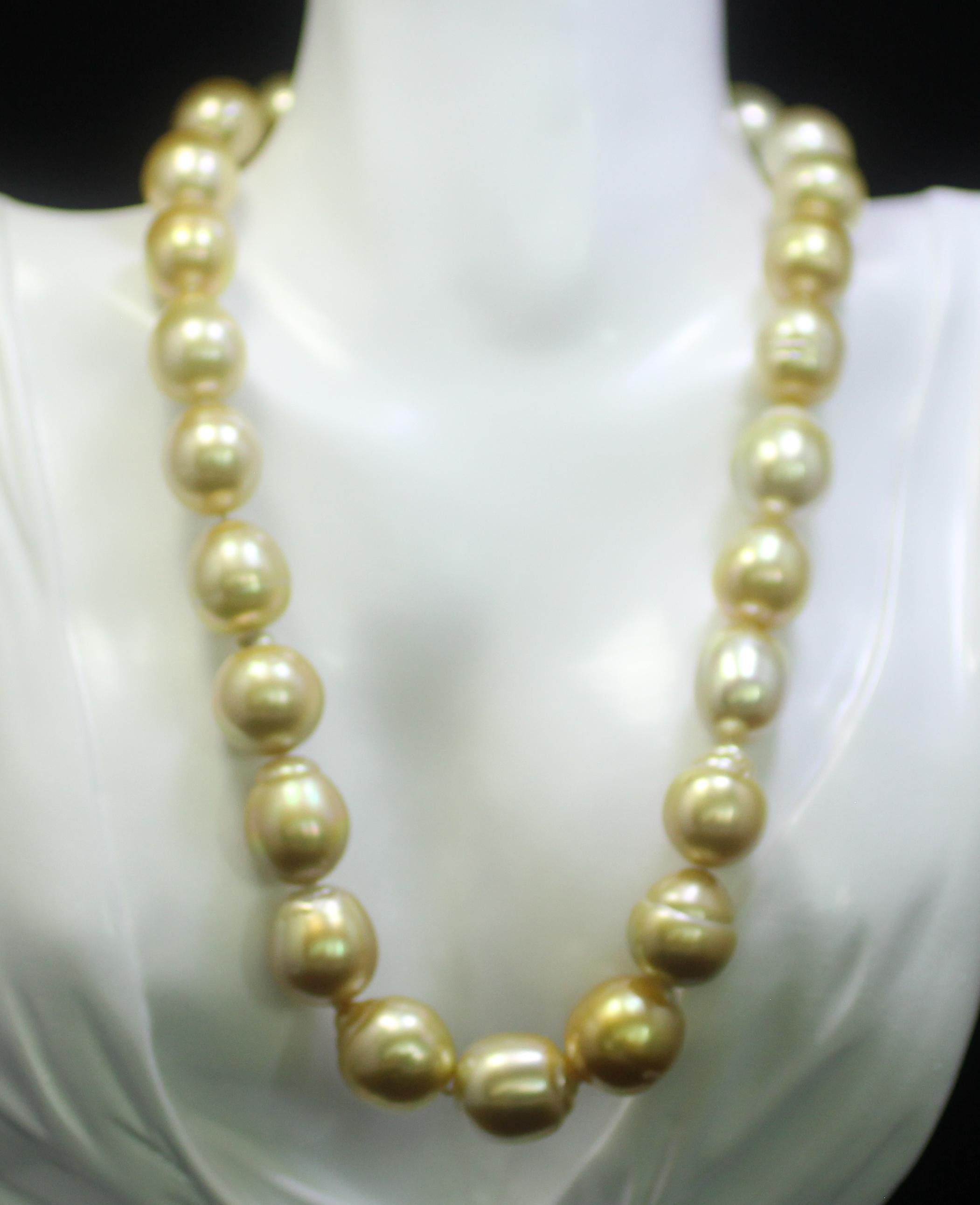 Hakimoto 18K Rare Deep Natural Golden color South Sea Baroque Pearl Necklace
18K Yellow Gold  
Weight (g): 119
Cultured Golden South Sea Pearl 
Pearl Size: 12X16mm 
Pearl Shape: Baroque 
Body color: Natural Deep Golden
Orient: Very Good
Luster: Very
