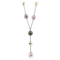 Hakimoto Collar de cadena de oro blanco de 18 quilates con Tahití y 8 perlas barrocas