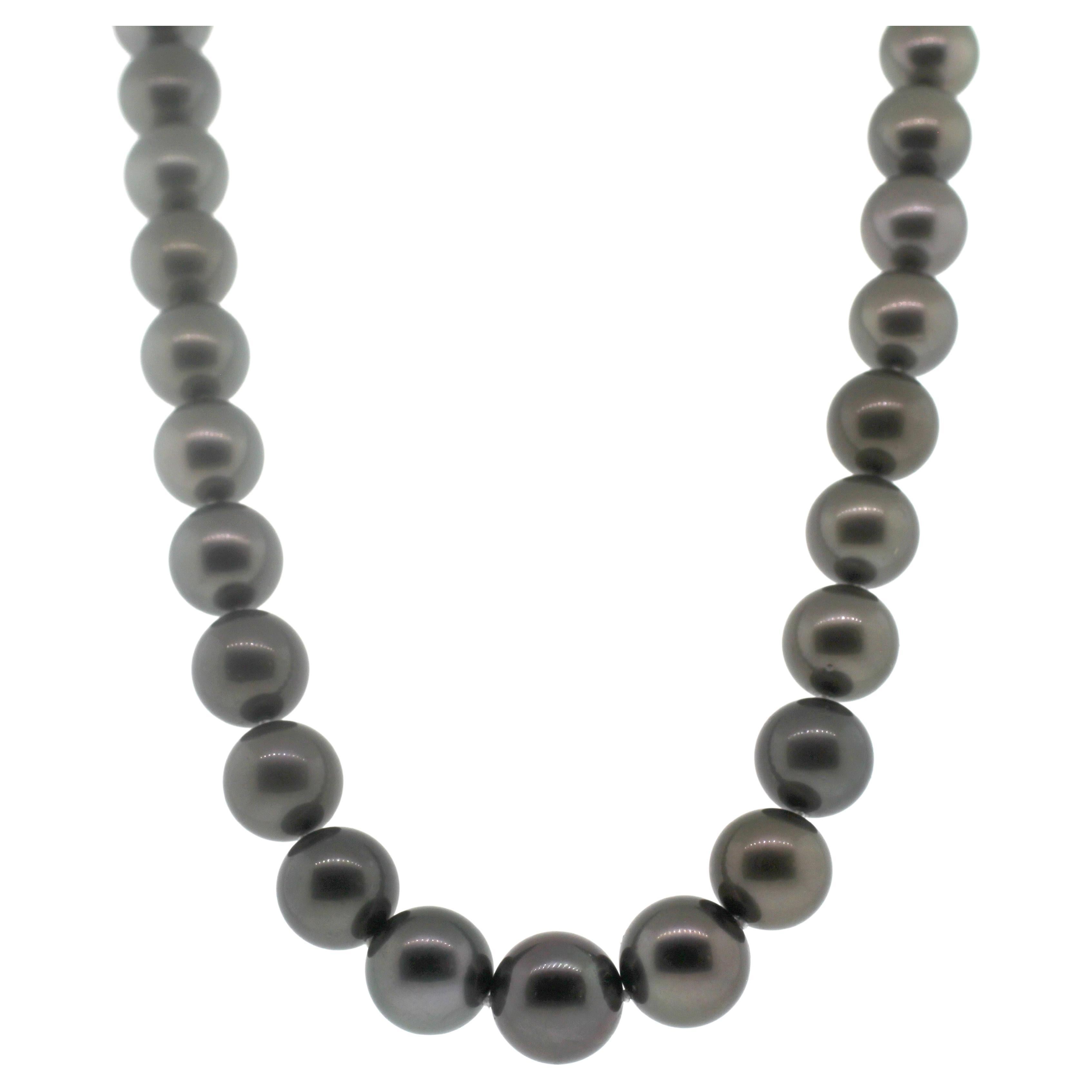 Hakimoto 18K White Gold 13x10 mm Tahitian Pearl Necklace Full Diamonds Clasp For Sale 2