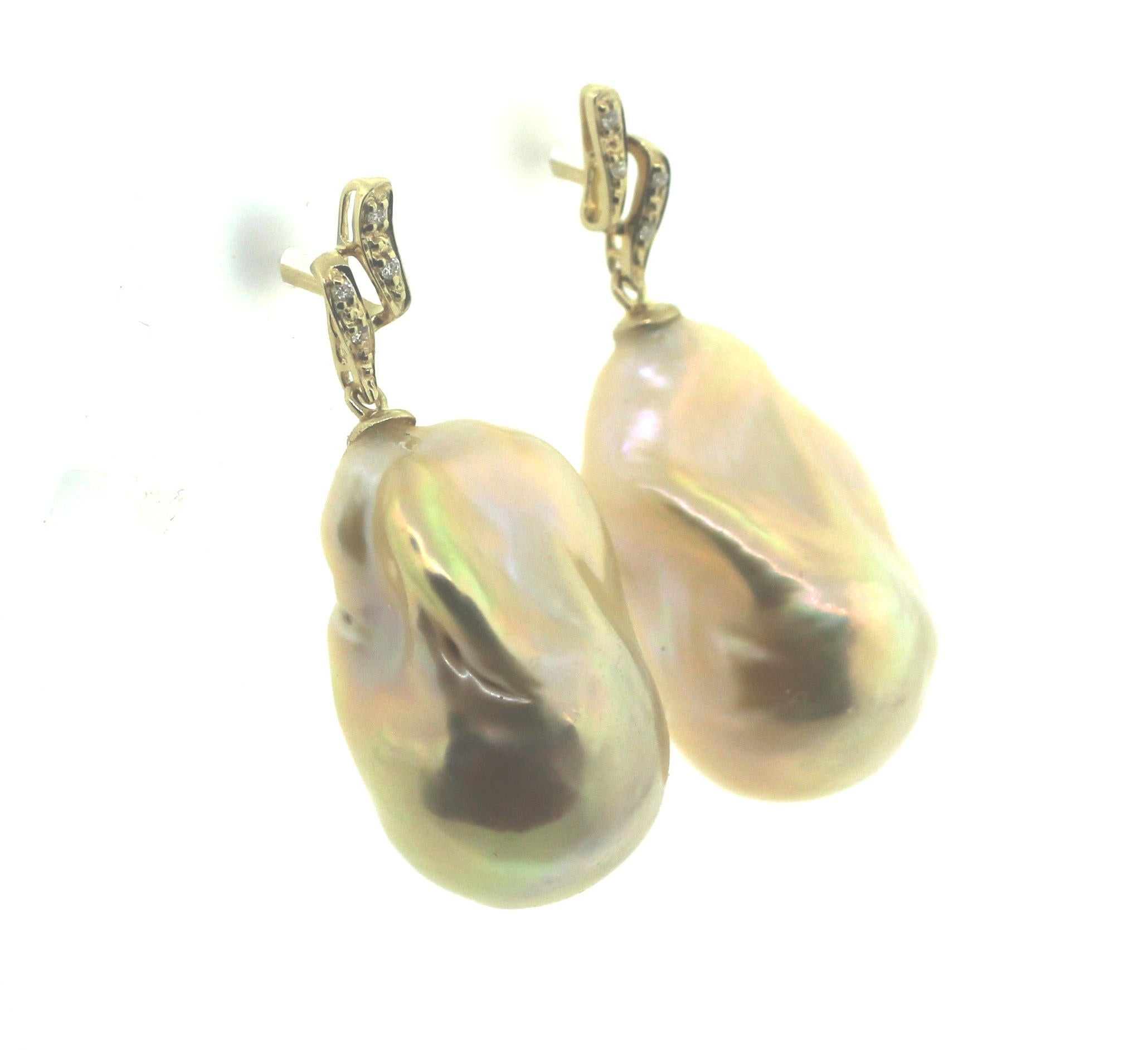 Hakimoto 18k Yellow Gold Diamond Baroque Cultured Pearl Earrings In New Condition In New York, NY