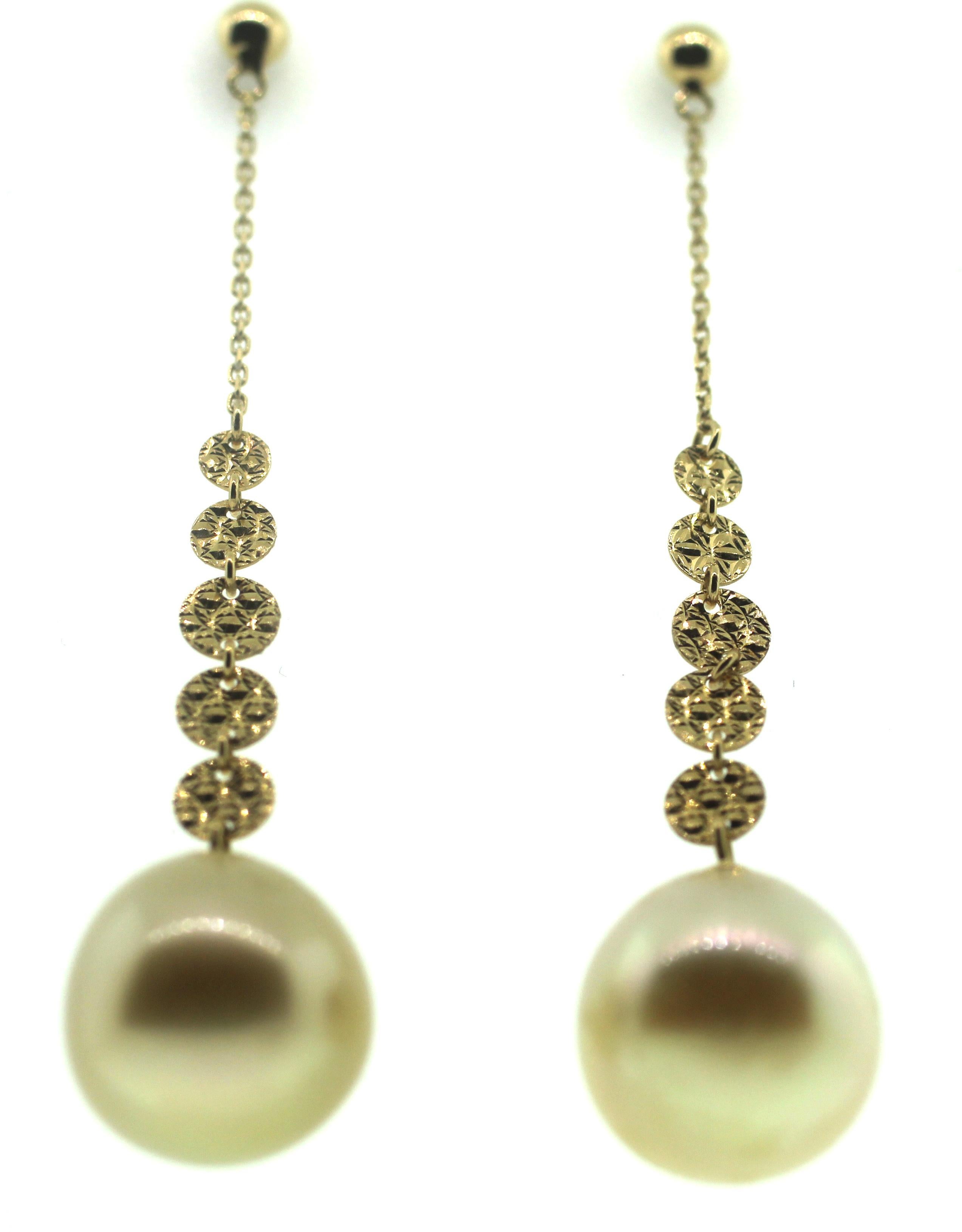 Hakimoto 18k Yellow Gold Natural Color South Sea Pearl Earrings In New Condition For Sale In New York, NY